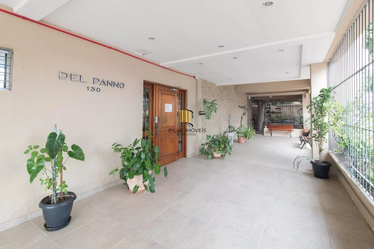 Apartamento 2 dormitórios no Partenon com sacada e 60m²