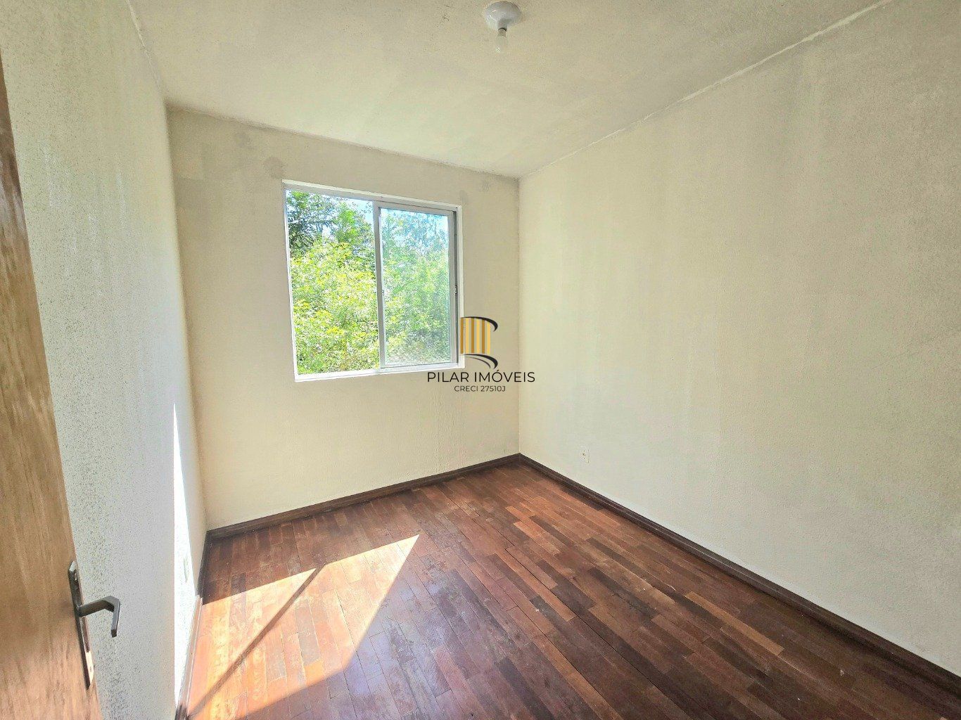 Apartamento  de 2 dormitórios e 1 vaga de garagem em Canoas.