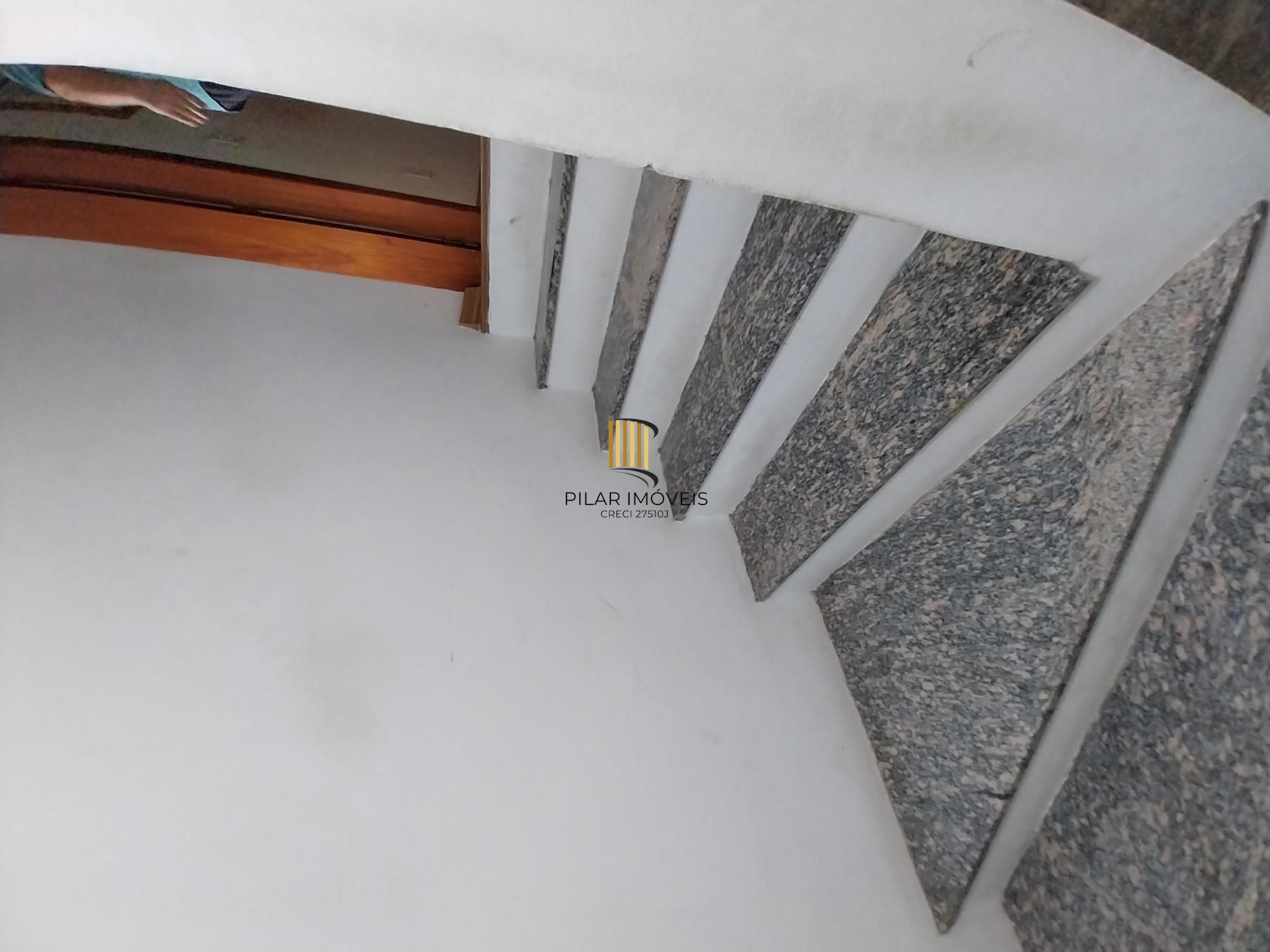 Casa em Condomínio com 4 quartos, 1 suíte e 300m² à venda em Ecoville.