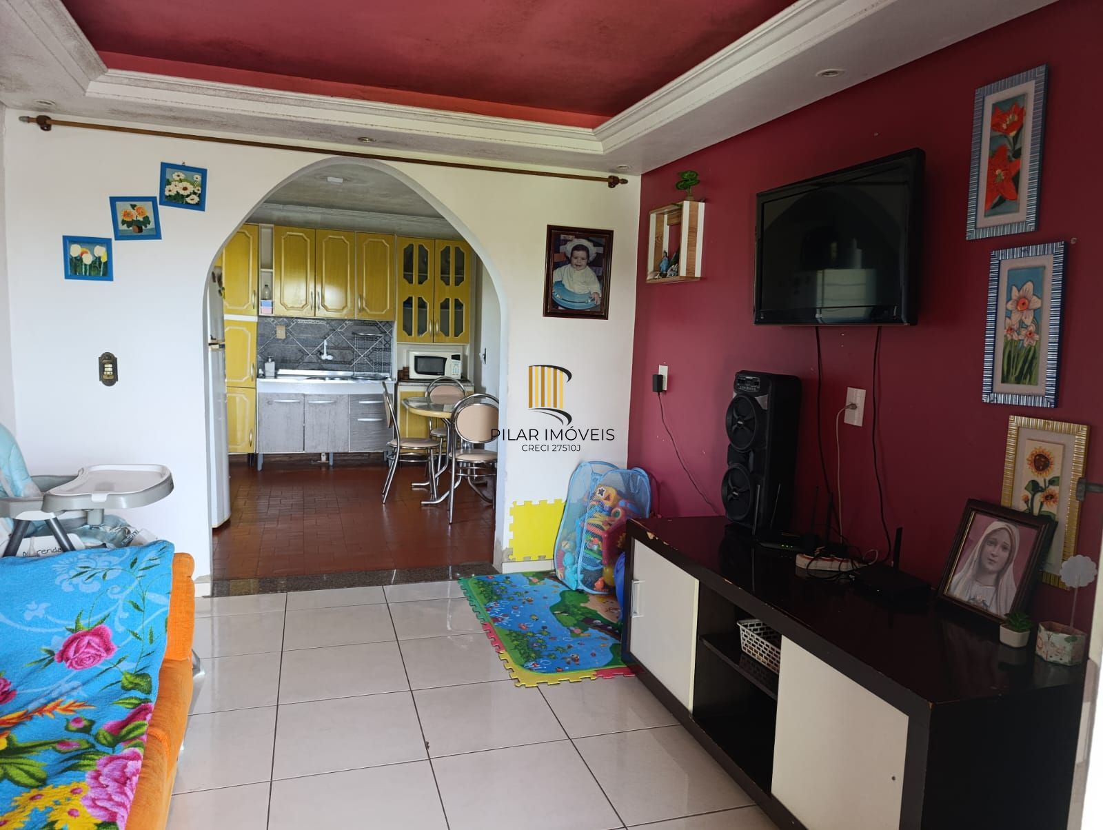 Casa de 2 quartos , pátio, 1 vaga no bairro Lomba do Pinheiro