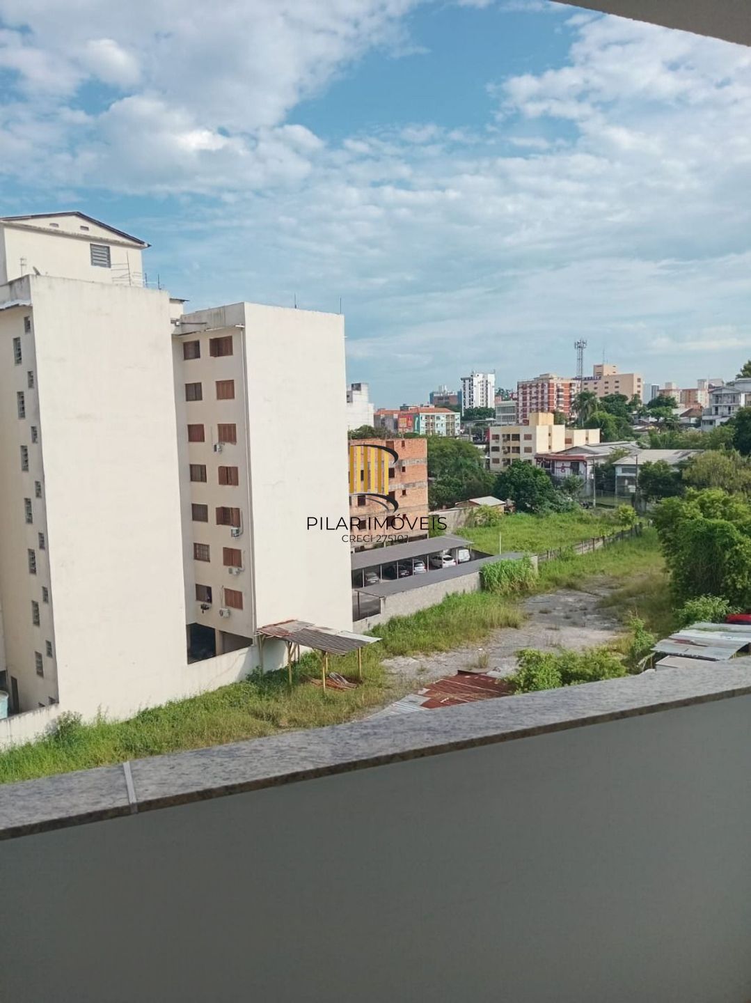 Apartamento de 2 quartos e elevador em Canoas.