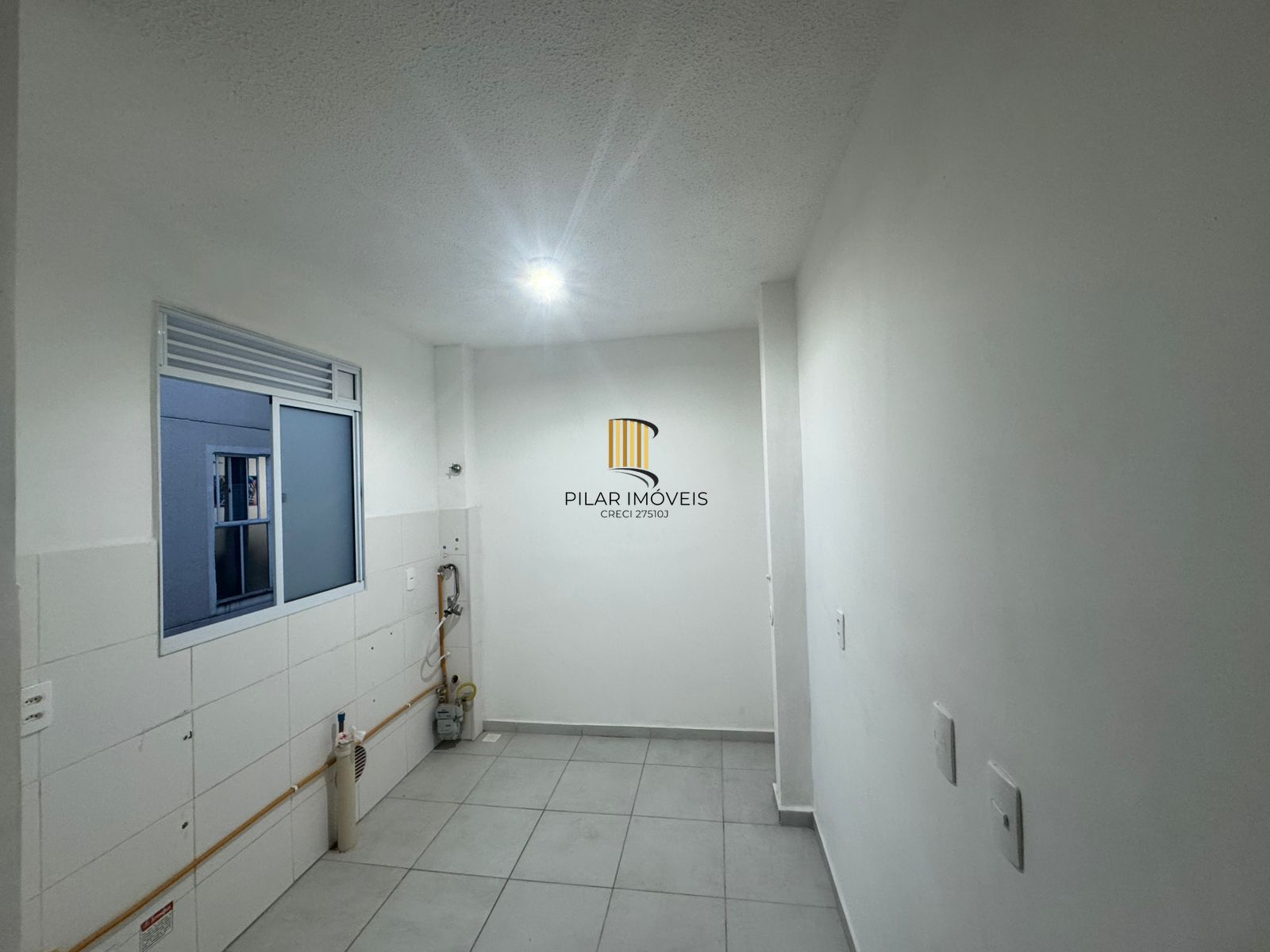 Apartamento com 2 quartos, vaga de garagem e elevador no bairro Estância velha