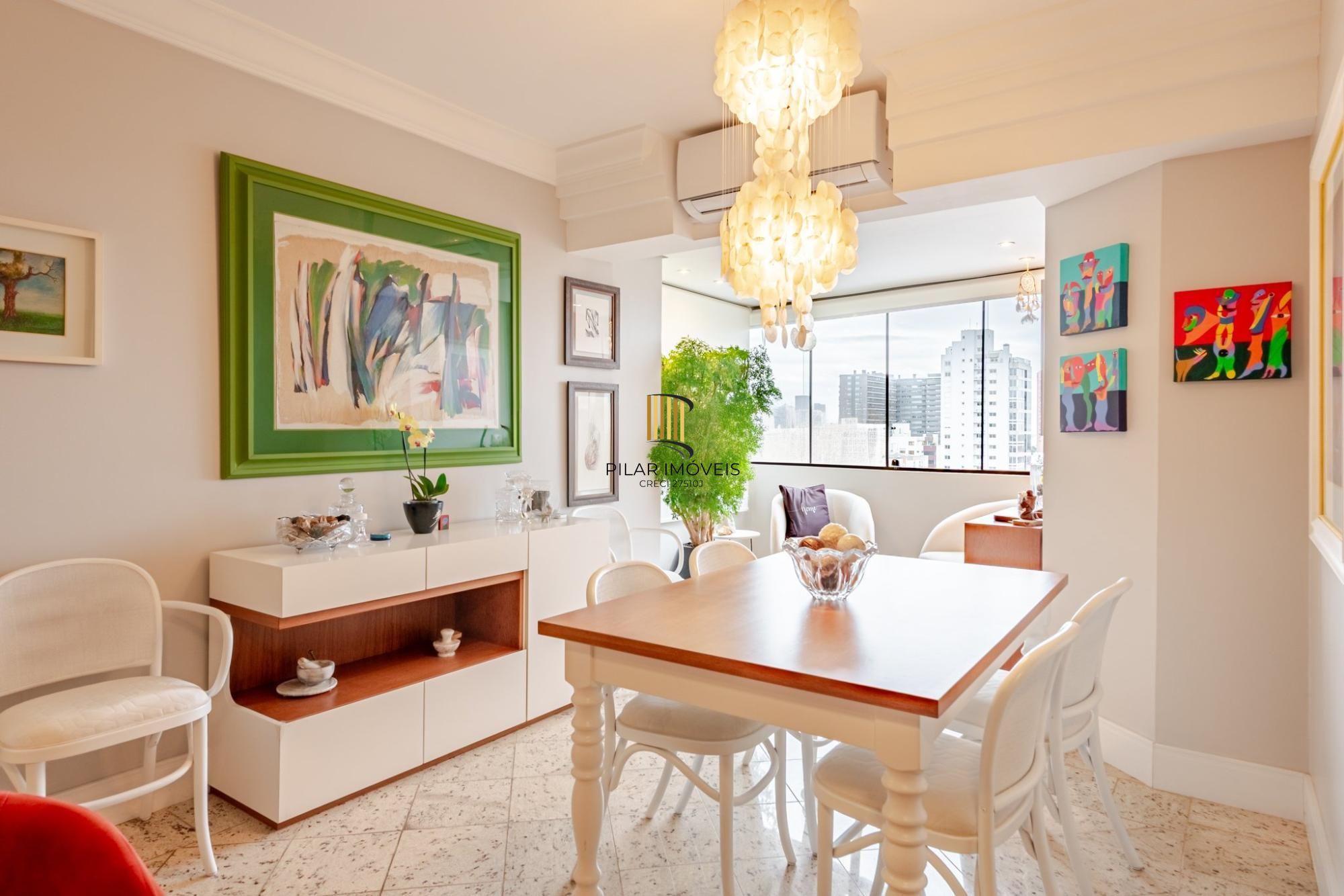 Apartamento de 3 dormitórios no bairro Menino Deus
