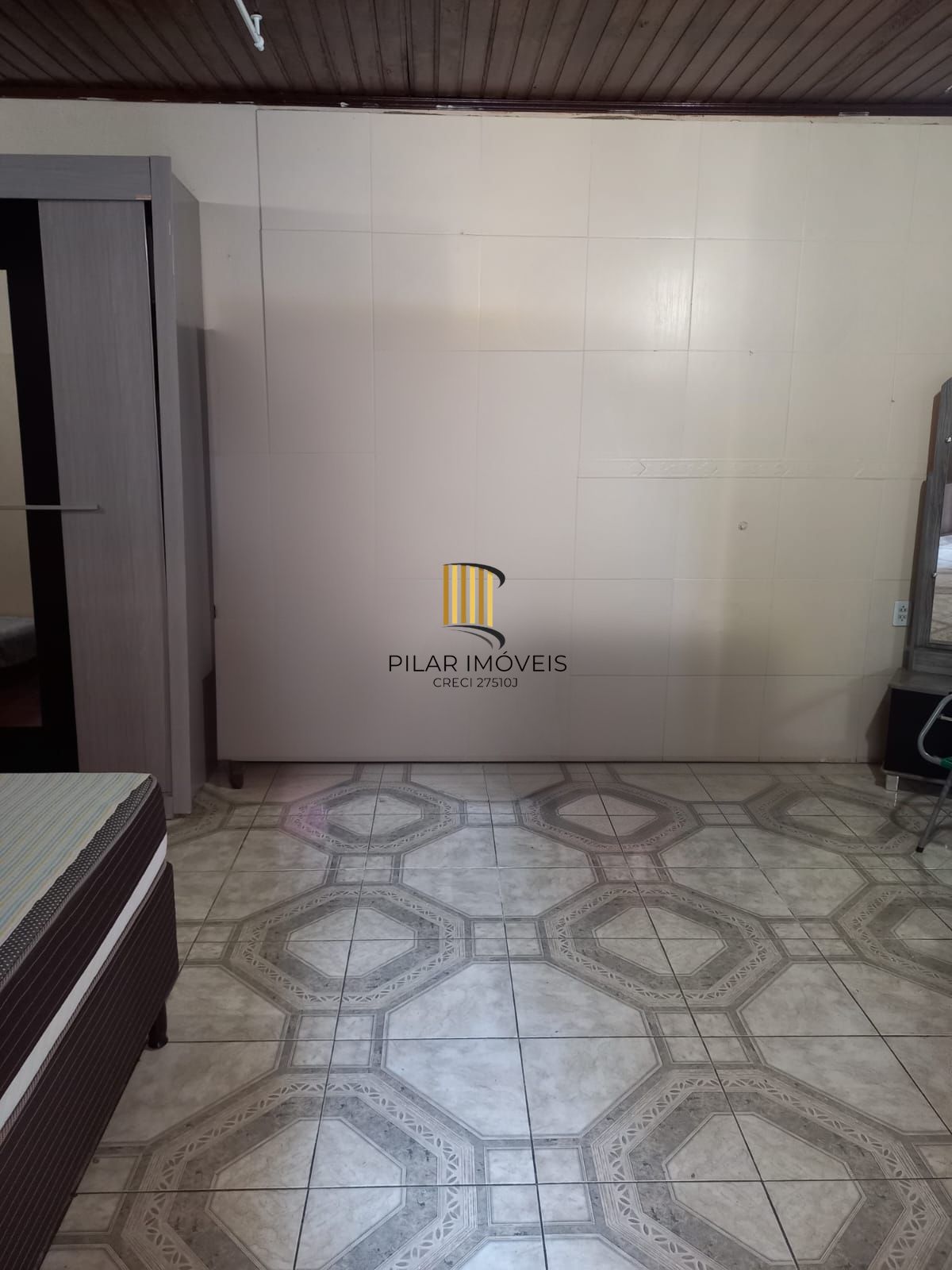 Casa com pátio e edícula no Bairro Porto Verde