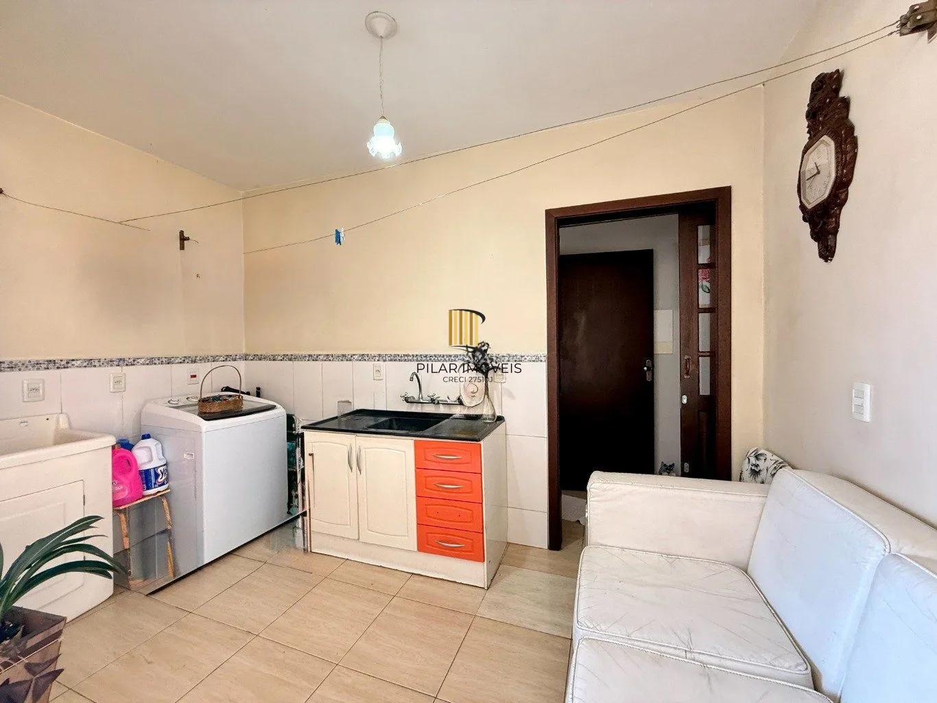 Casa de 4 dormitórios e 3 vagas de garagem em Canoas.