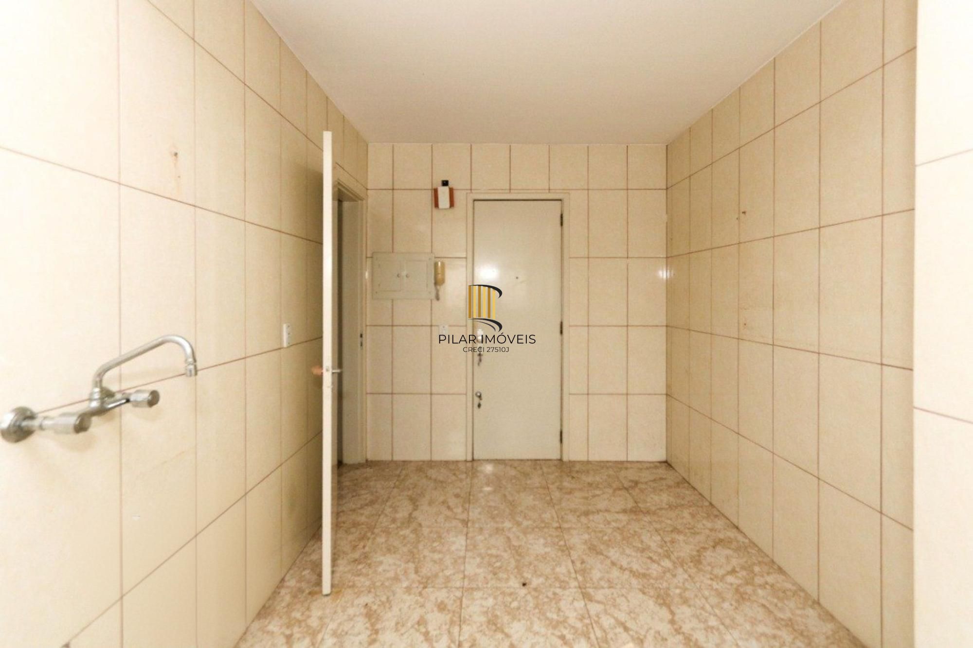 Apartamento com 2 quartos, elevador no centro de Canoas.