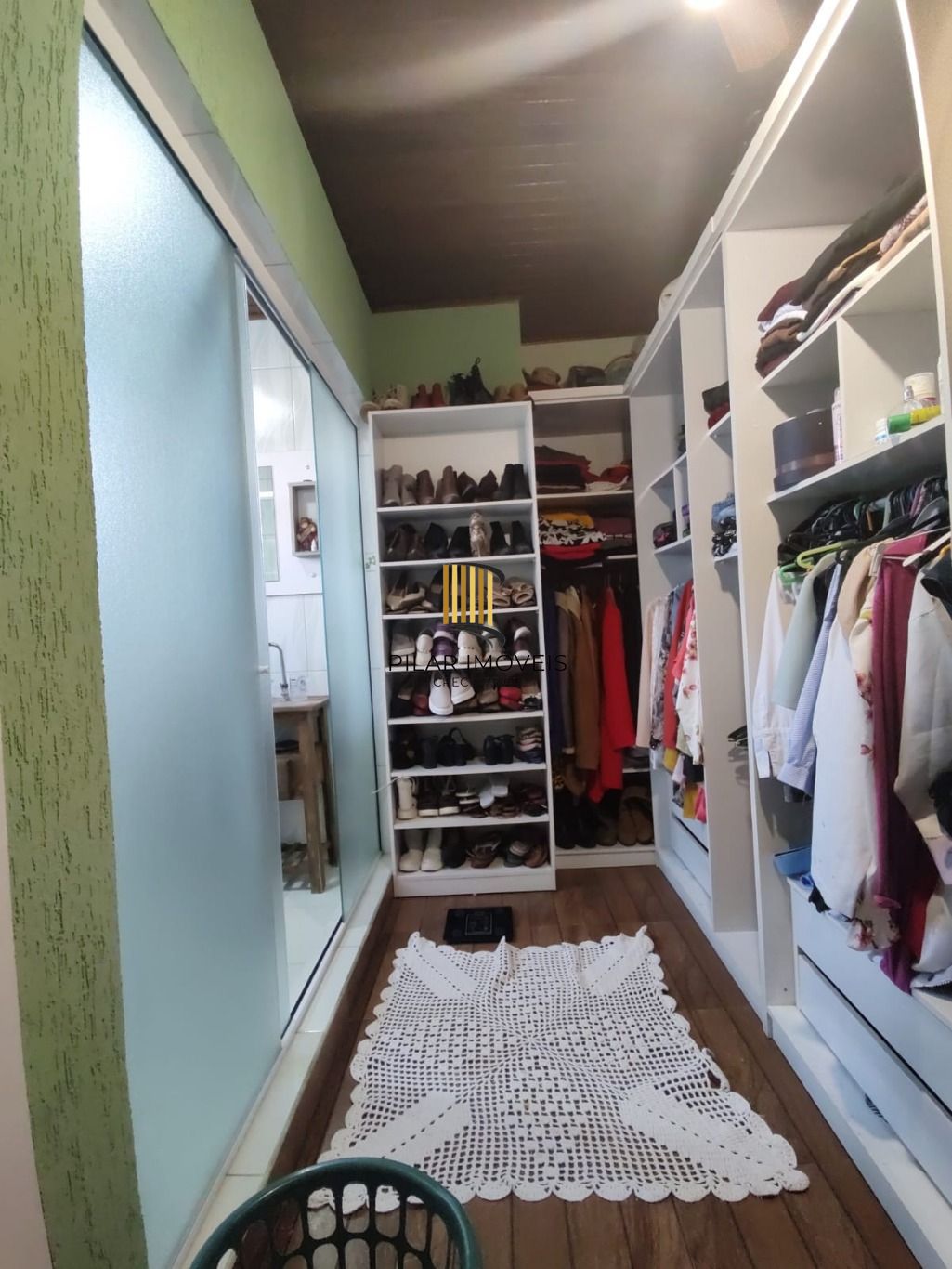 Casa de 3 dormitórios e 2 vagas de garagem em Cachoerinha.