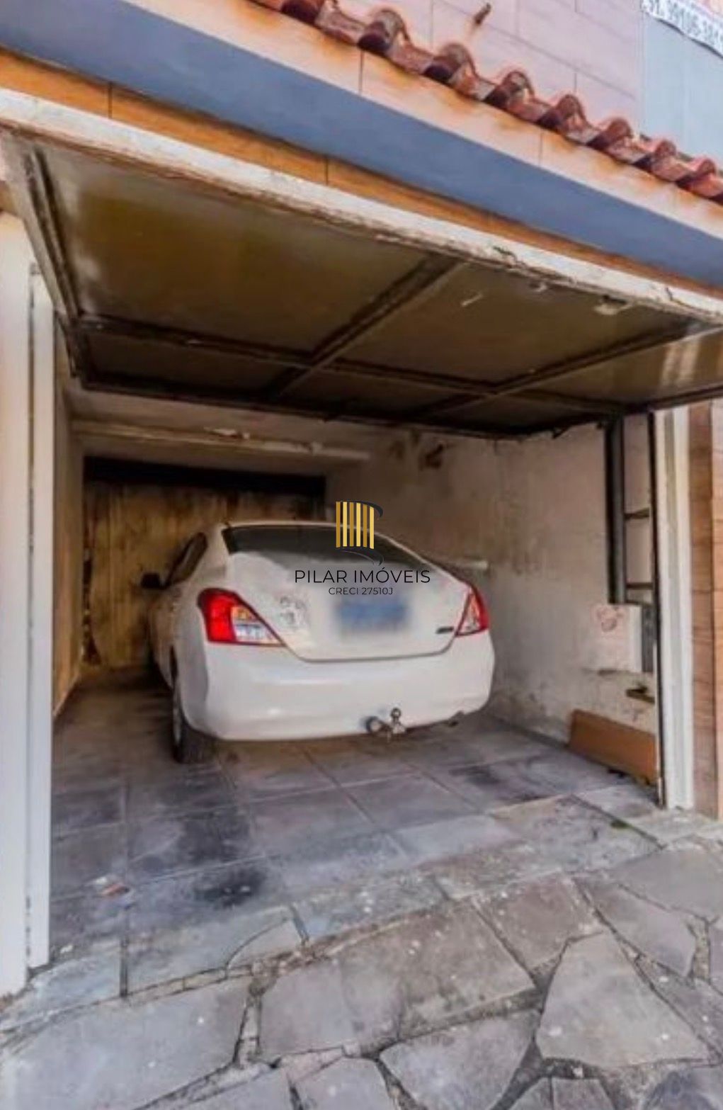 Casa com 3 Quartos e 3 banheiros à Venda, 120 m² por R$ 390.000