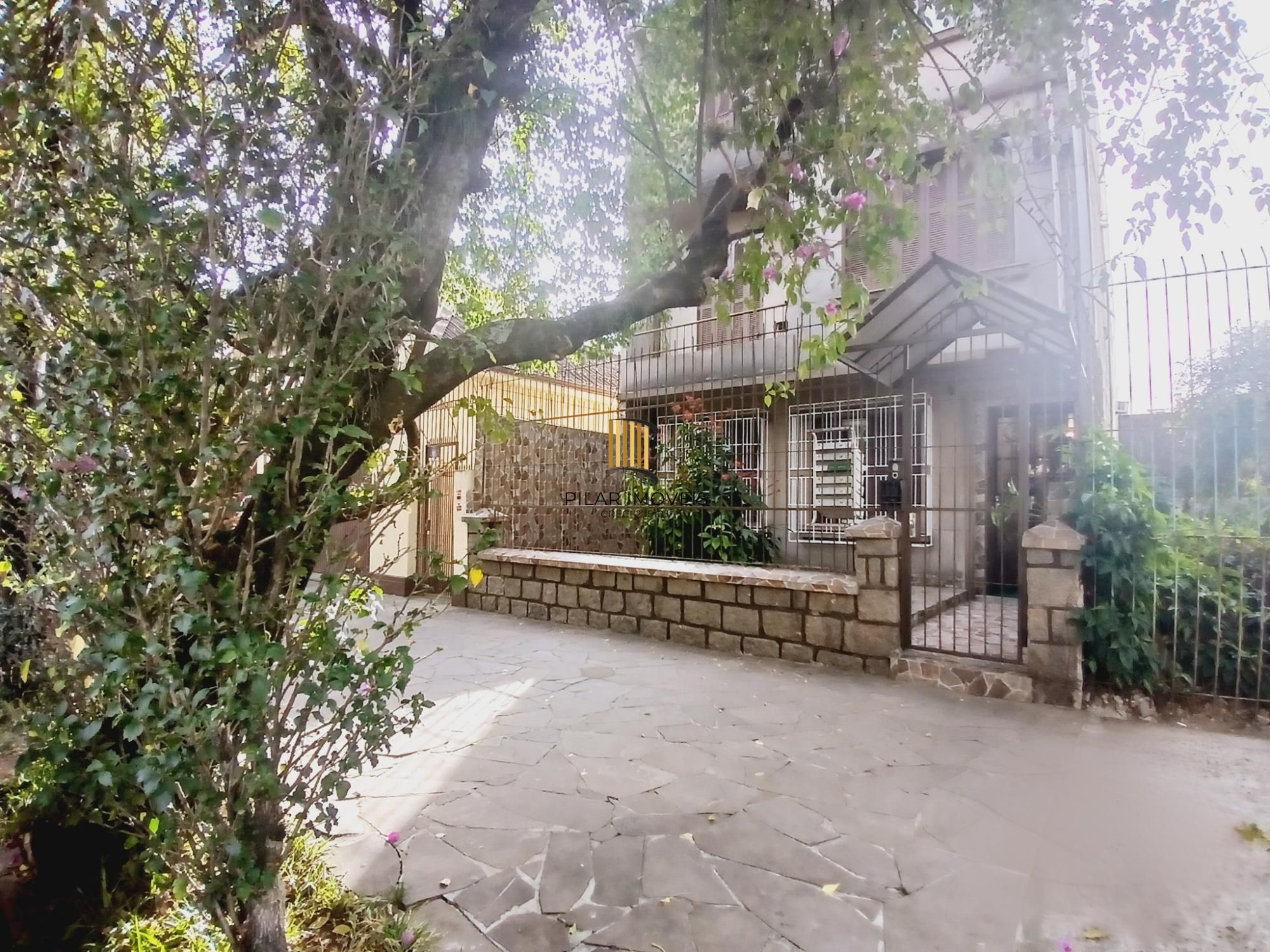 Apartamento térreo de 3 dormitórios bairro Floresta