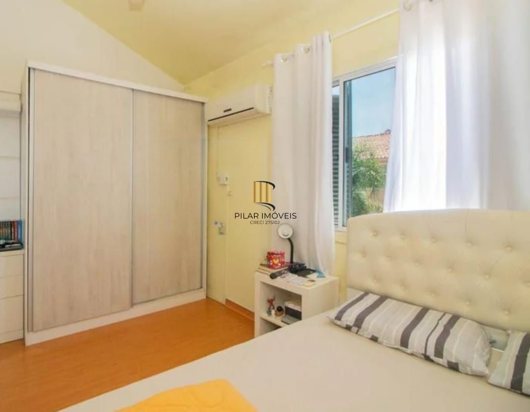 Casa em condomínio fechado de 2 dormitórios no bairro Passo da Mangueira