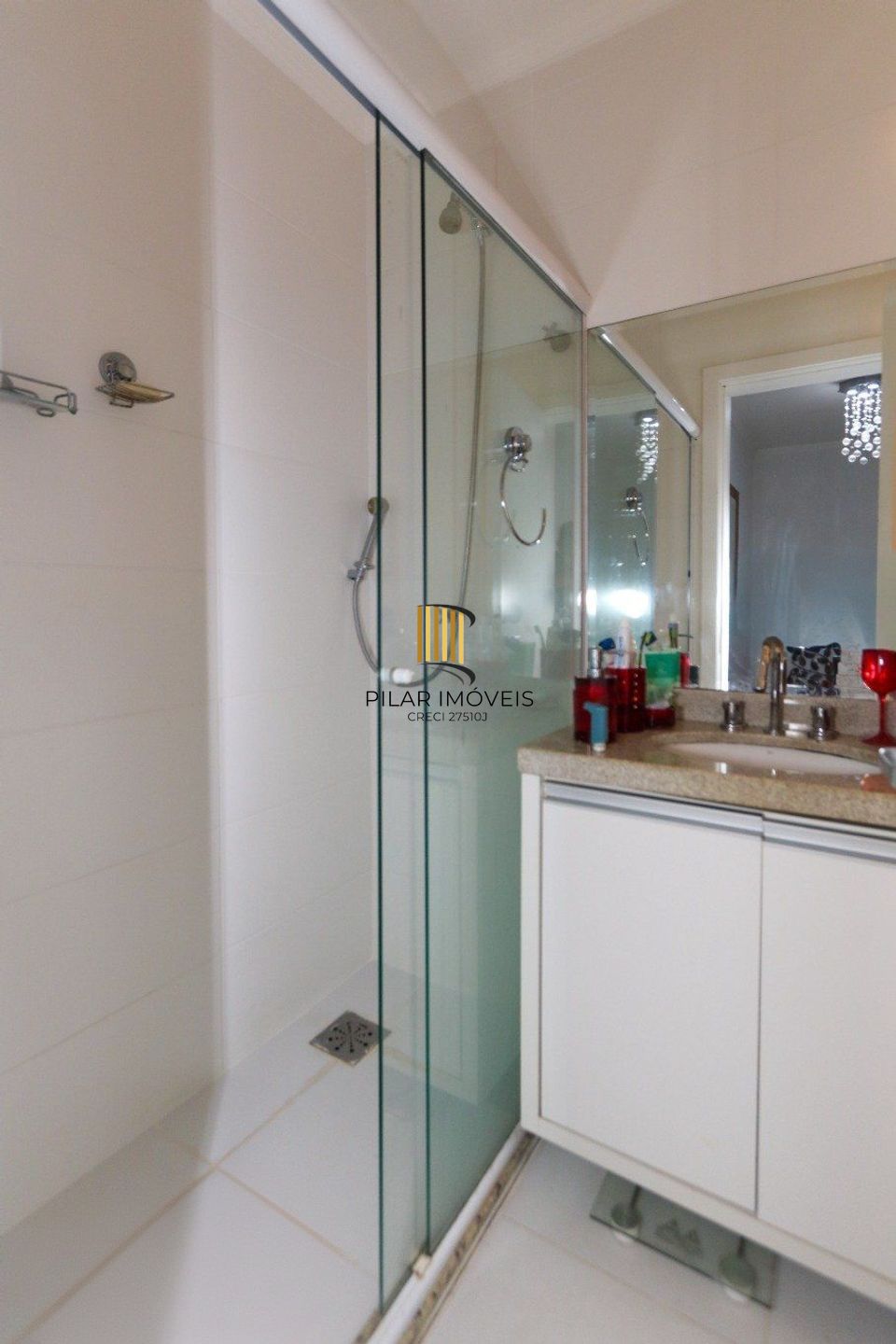 Casa em condomínio com 2 quartos e 2 vagas no bairro Marechal Rondon em Canoas.