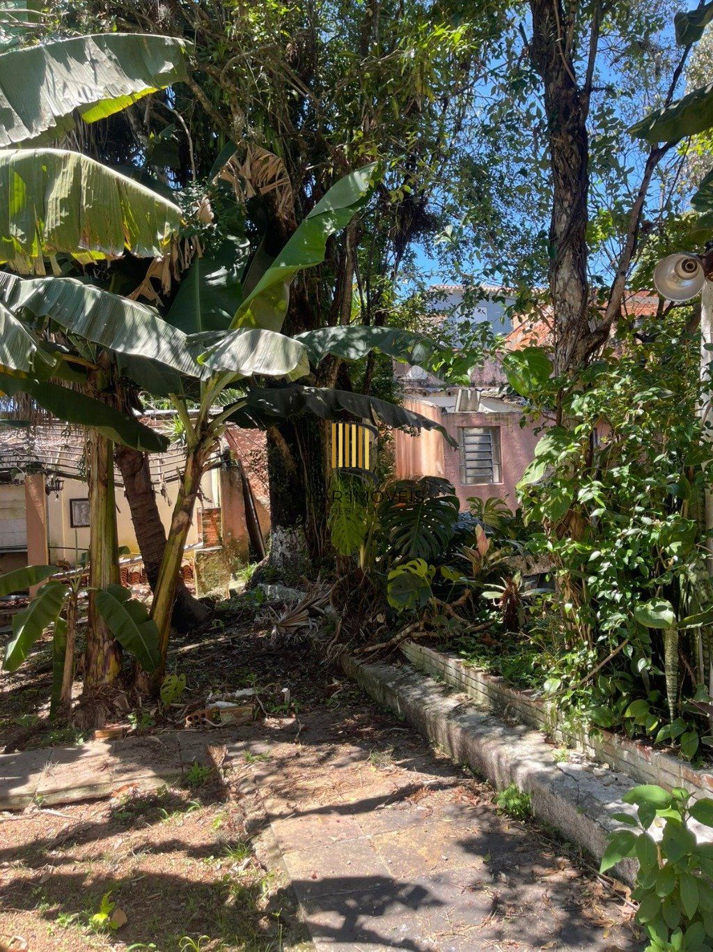 Amplo Terreno com Casa no Partenon | Ótima Localização