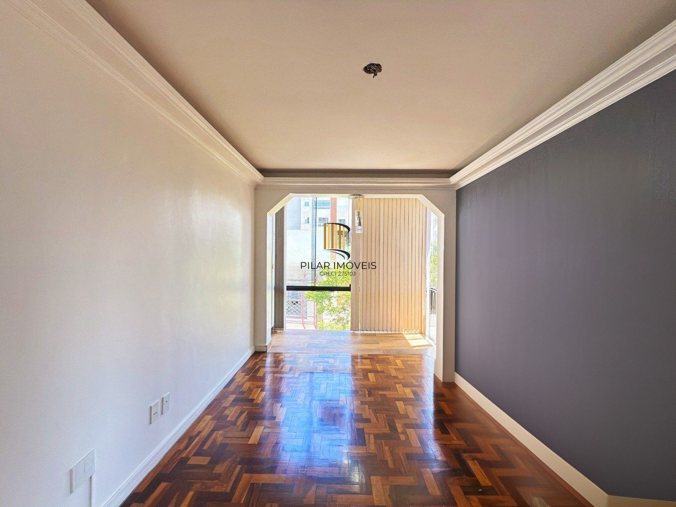 Apartamento com 2 quartos e 1 vaga a venda no bairro Passo da Areia