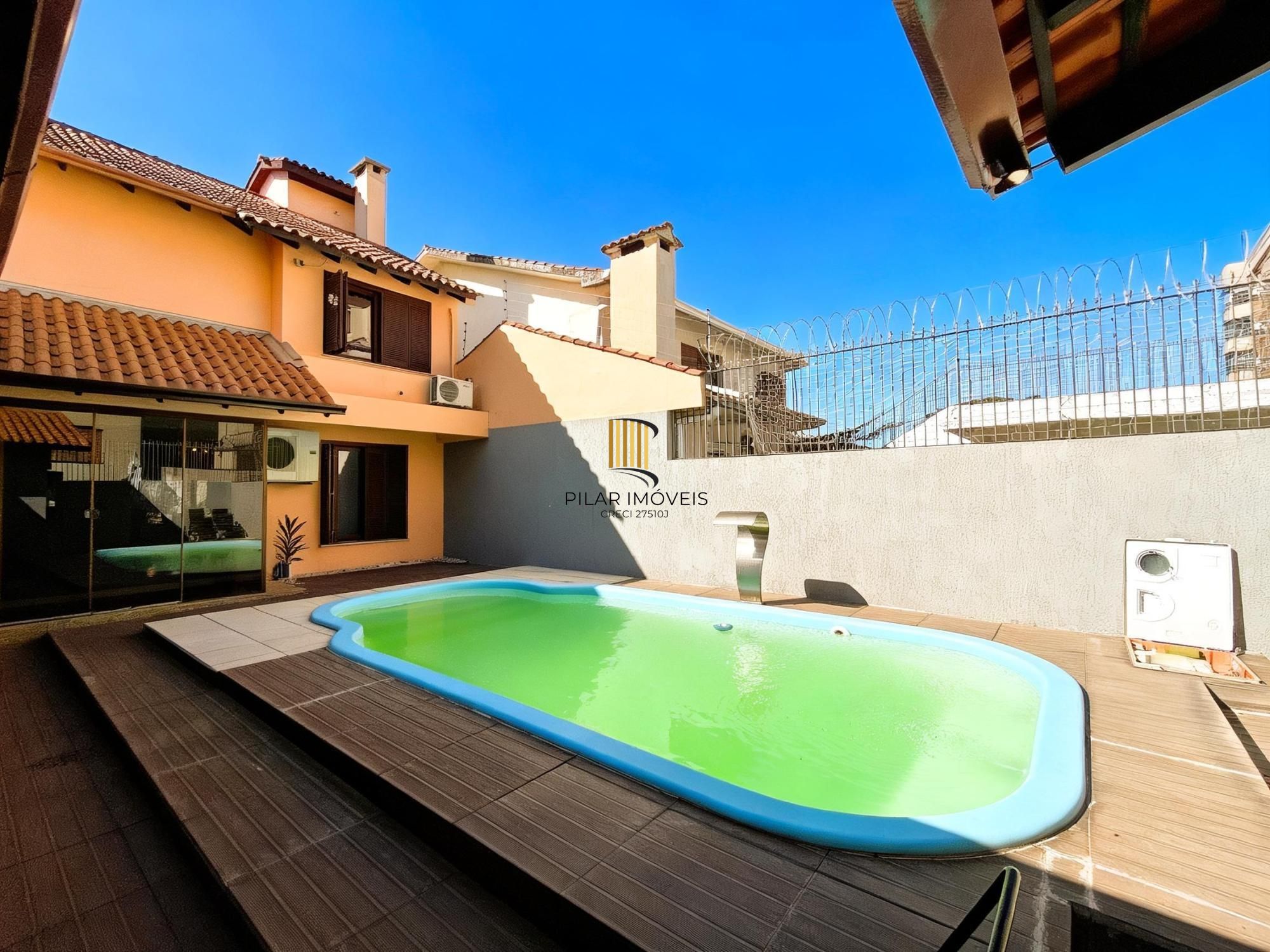 Casa com 4 quartos, piscina, vaga, churrasqueira e Sacada no bairro Jardim Itu