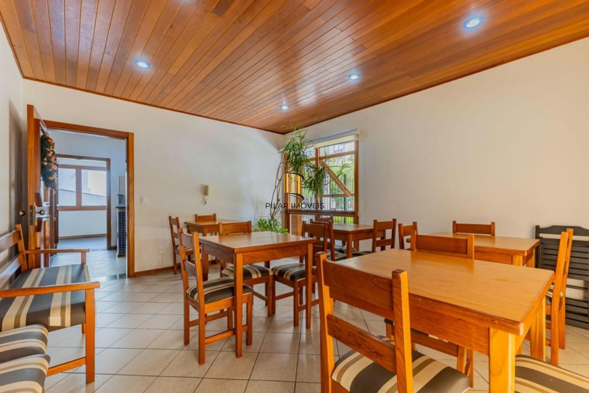 Apartamento com 3 quartos, 1 suíte, 3 vagas e elevador no Bairro São João.