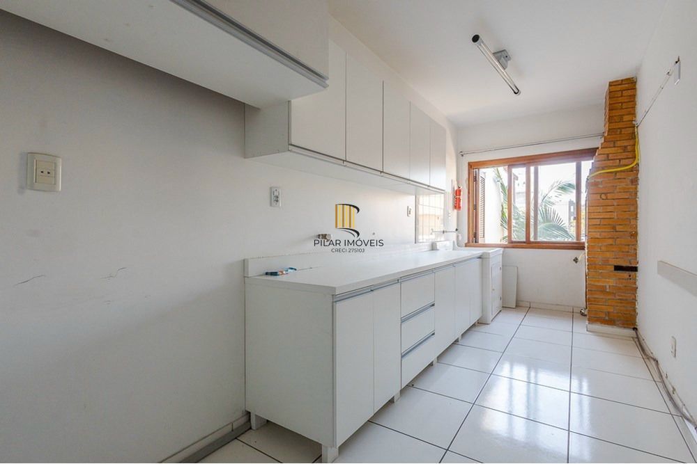 Casa com 4 quartos, 7 vagas e pátio no Bairro Higienópolis