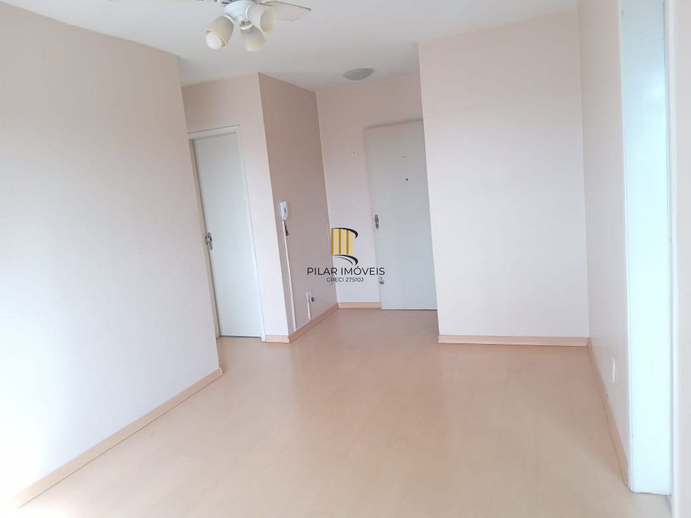 Apartamento com 1 quarto e 1 vaga de garagem no Bairro Sarandí