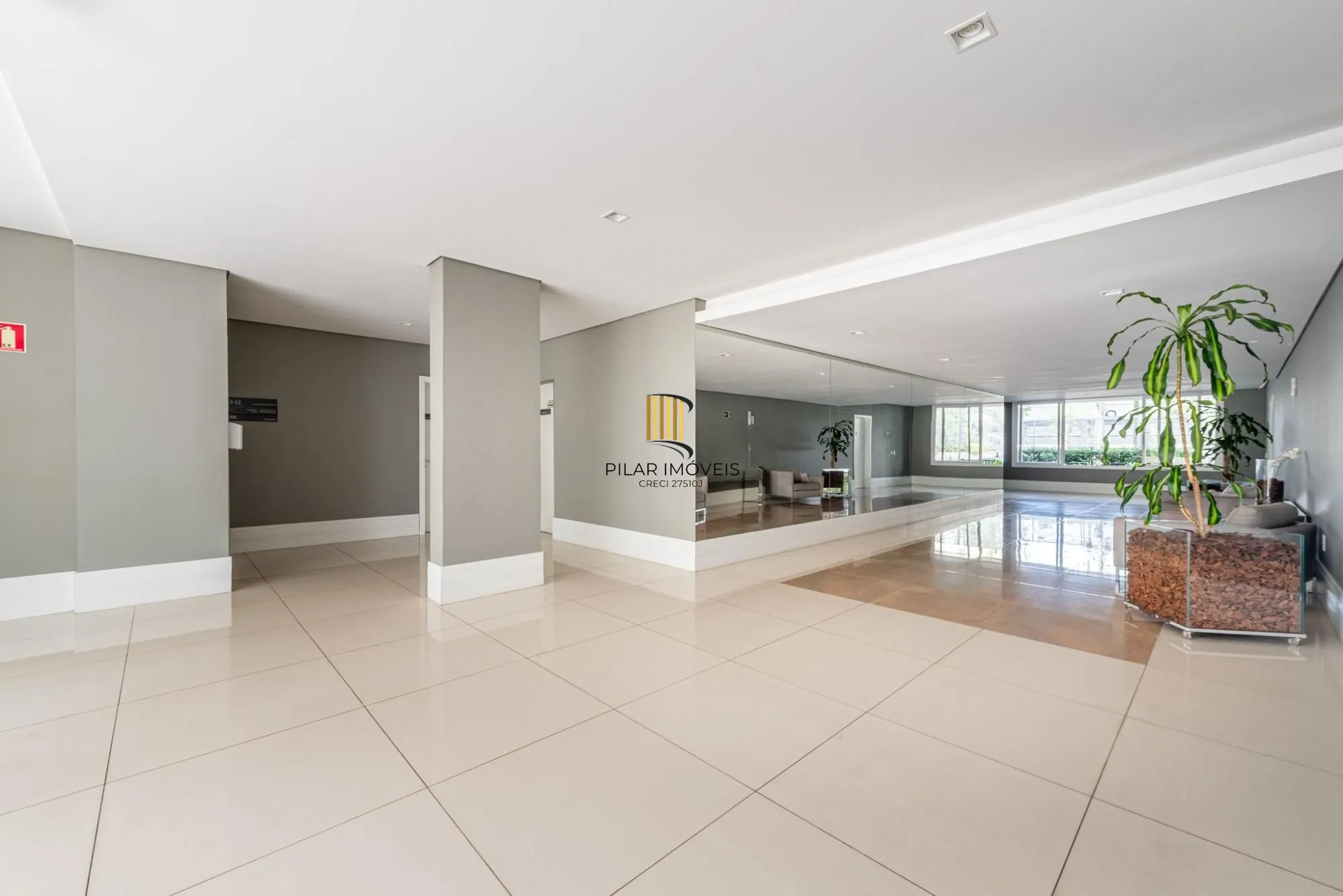 Apartamento com 3 quartos, 3 suítes e 128m² à venda em Menino Deus.