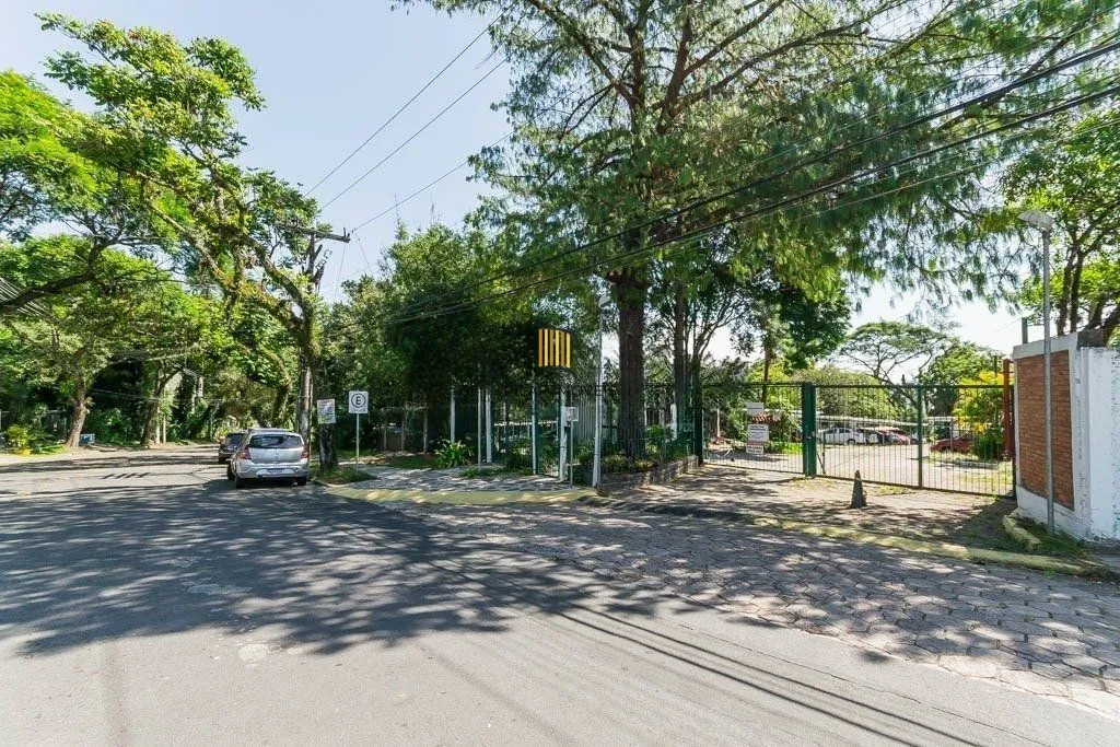 Apartamento térreo de 2 dormitórios e 1 vaga no bairro Nonoai