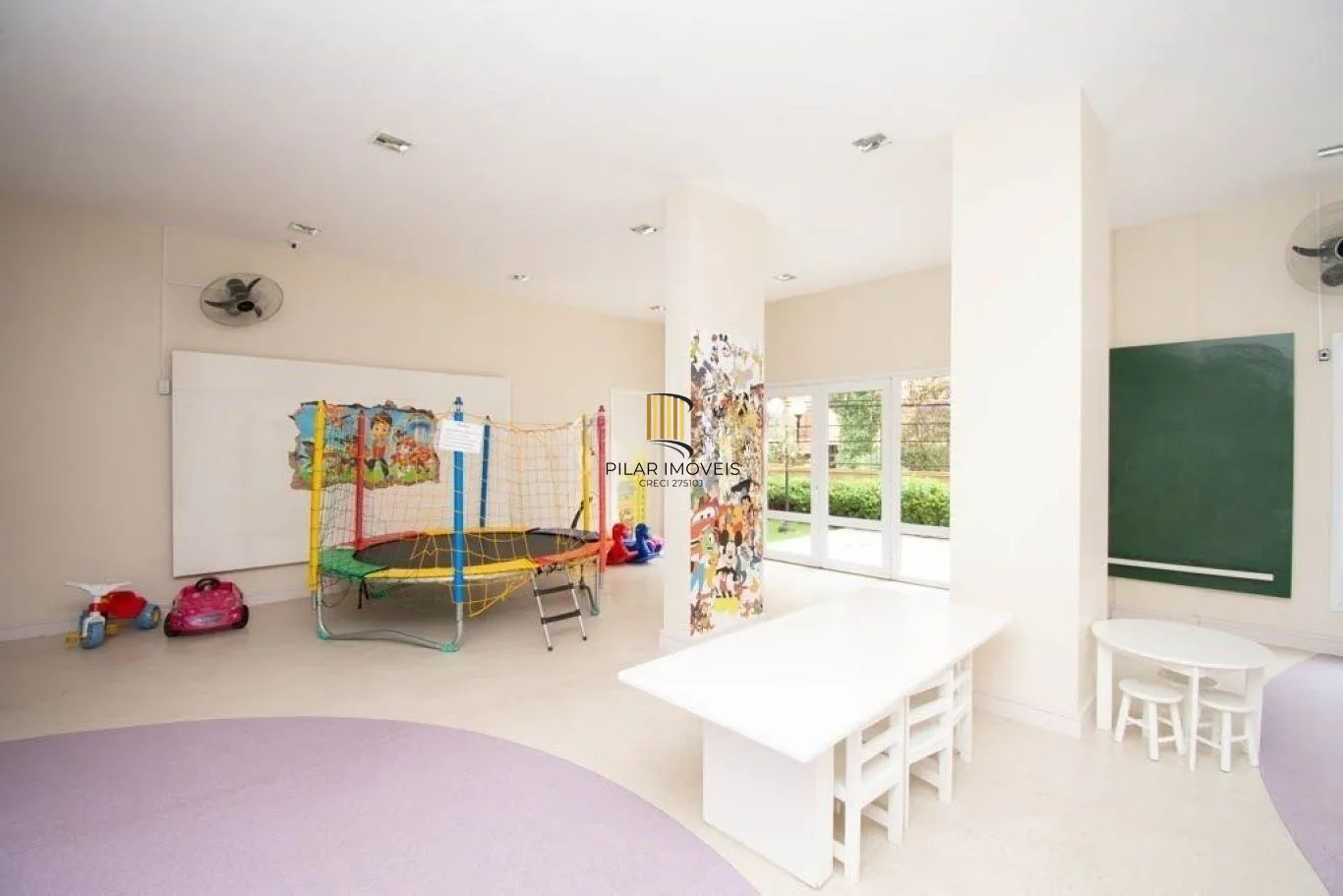 Apartamento de 2 dormitórios, 1 suíte, 2 vagas e 94m² no Jardim Europa.