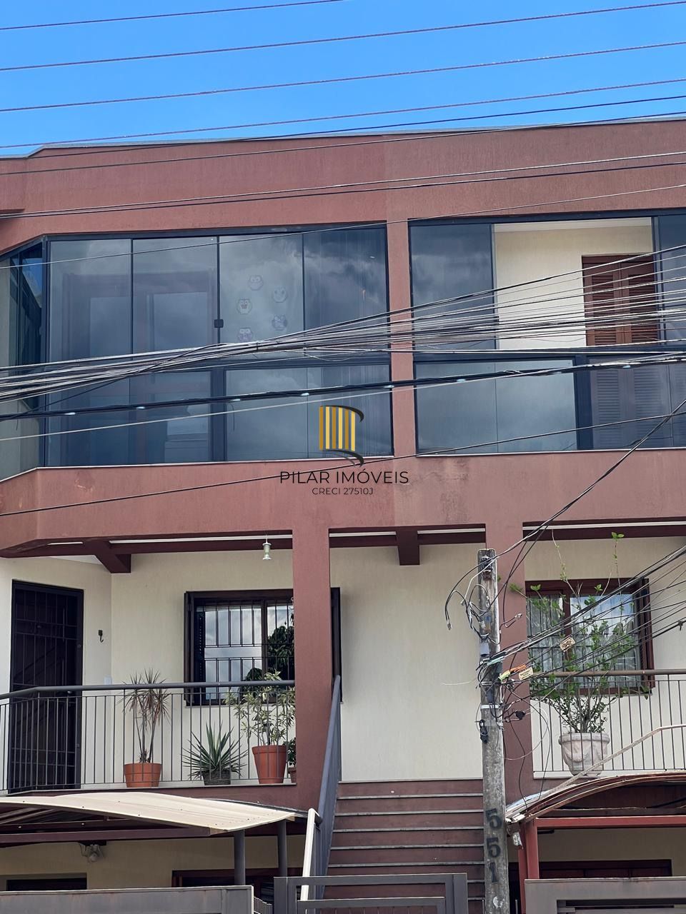 Apartamento Térreo 2 dormitórios 1 suíte e 2 vagas de Garagem Cachoeirinha