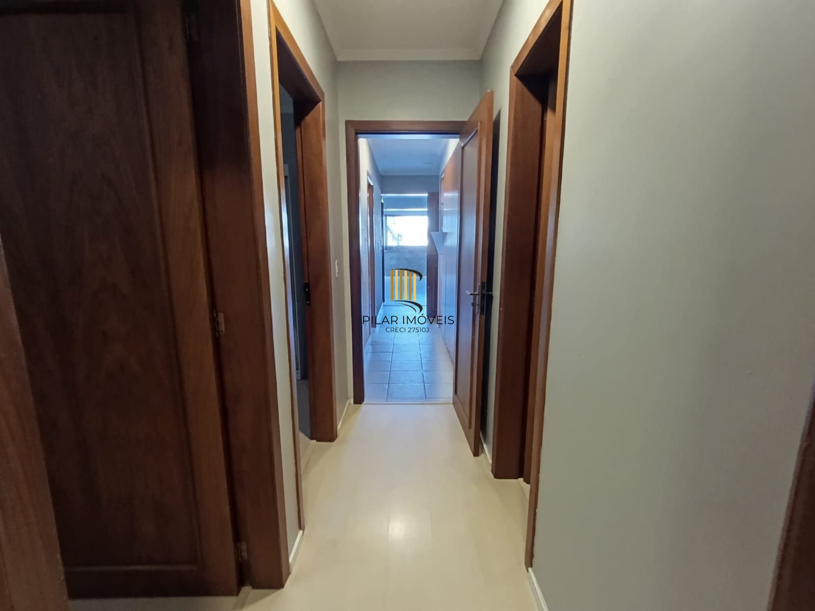 Apartamento de 3 quartos, elevador e 2 vagas no bairro Jardim Lindóia.