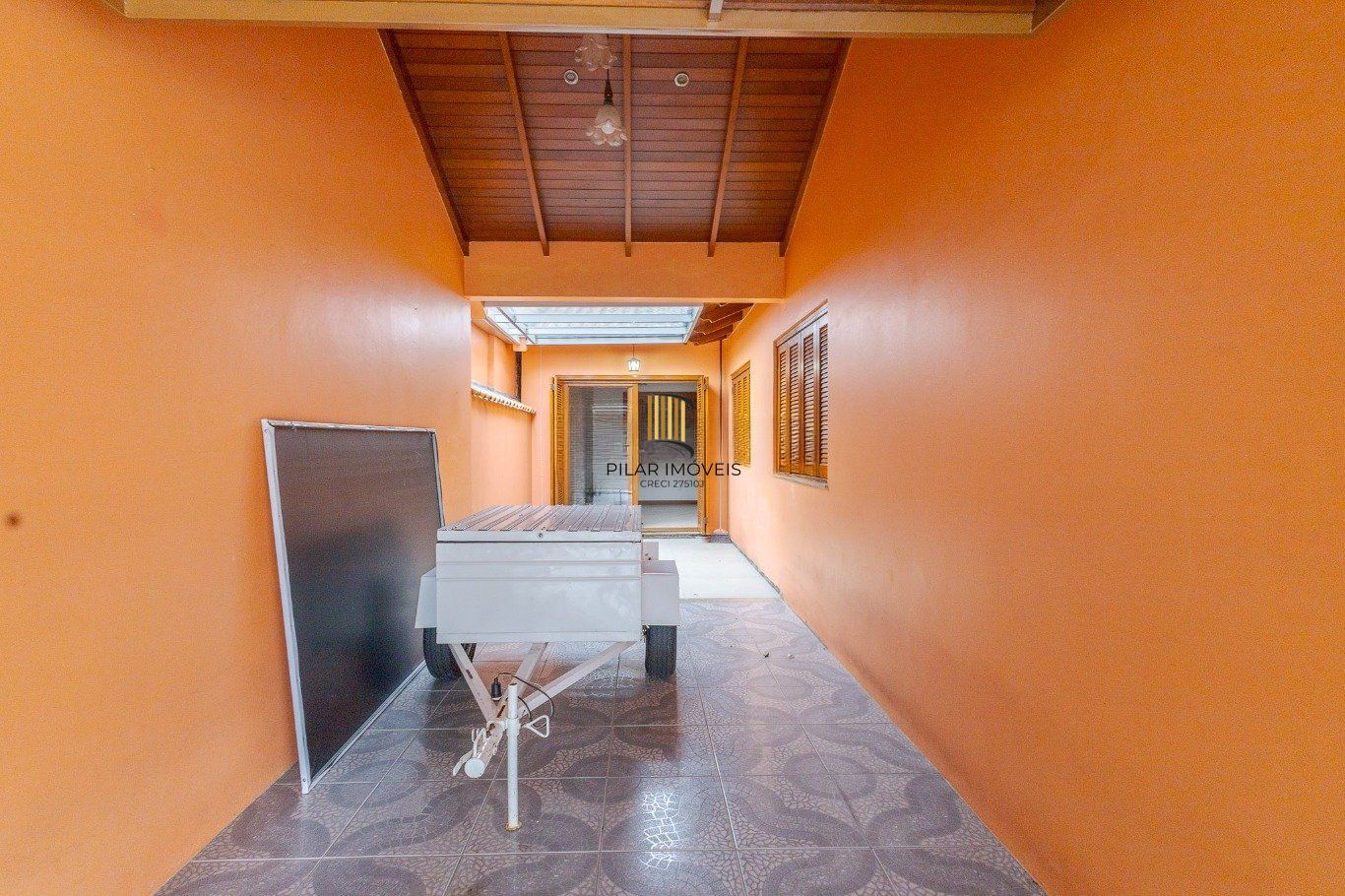 Casa com 4 dormitorios, 2 vagas de garagem em Canoas