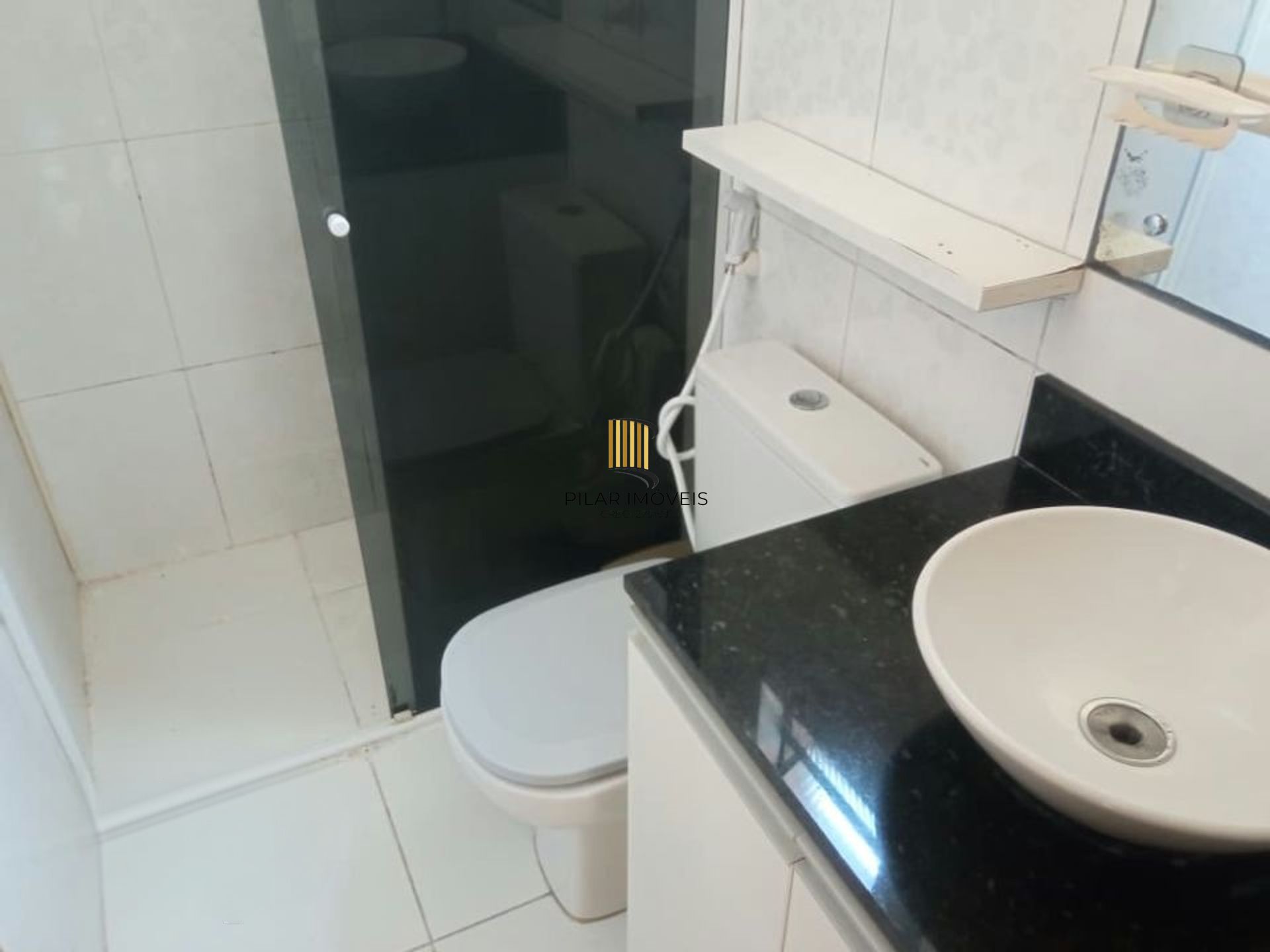 Apartamento com 2 quartos, vaga e salão de festa no bairro Passo das Pedras.