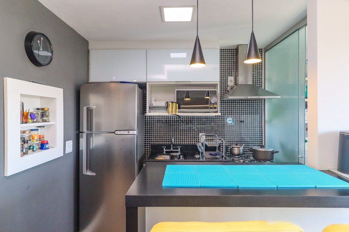 Apartamento de 3 dormitórios e 1 vaga de garagem no bairro Azenha/Porto Alegre.