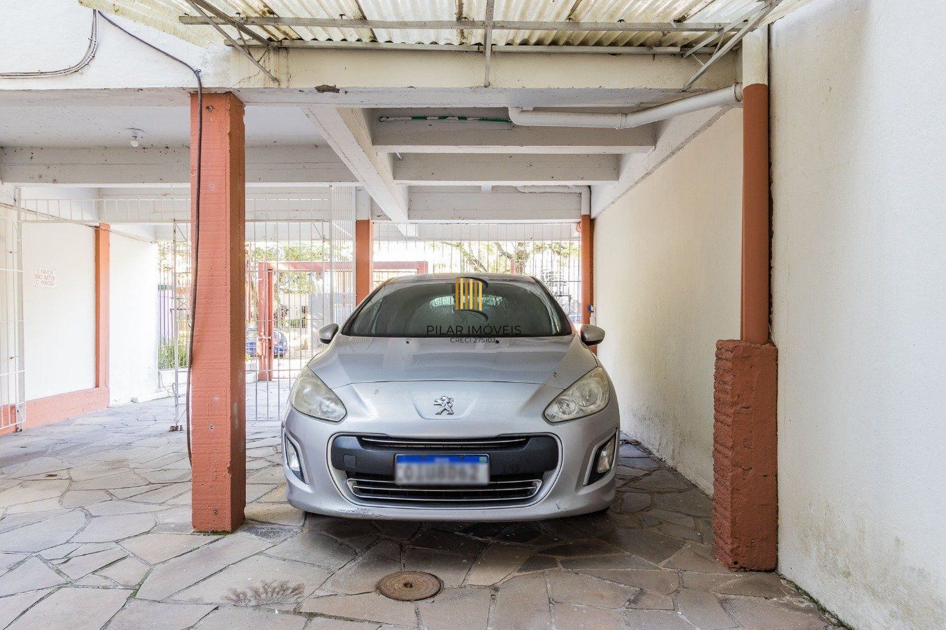 Apartamento 2 quartos, 1º andar, sol da manhã, vaga coberta