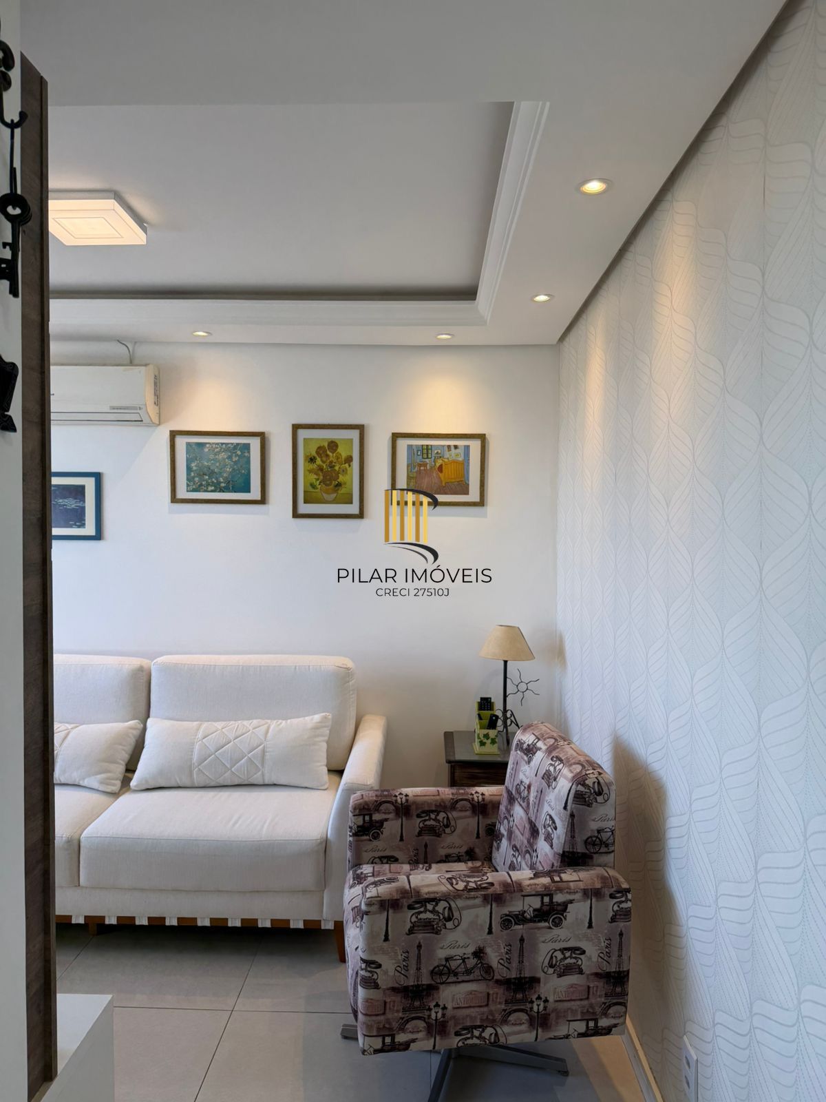 Apartamento 3 dormitórios com Suíte Semi Mobiliado com Vaga de Garagem