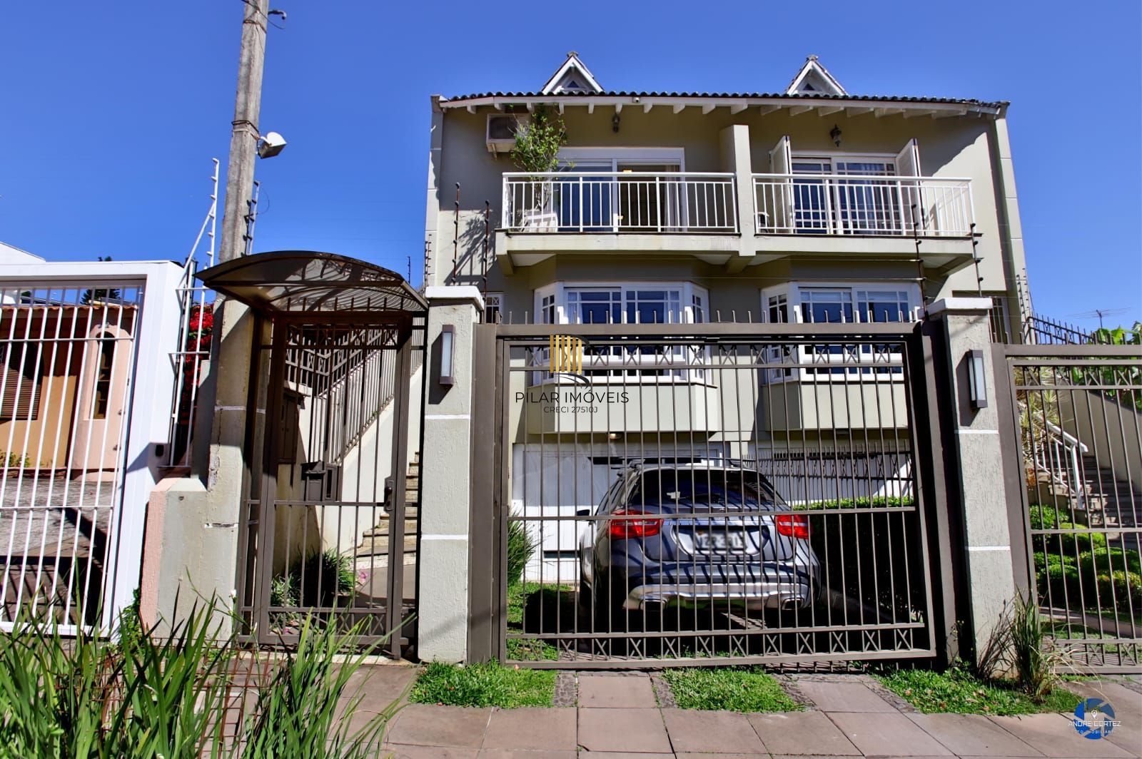Casa com 4 dormitórios no Bairro Chácara das Pedras