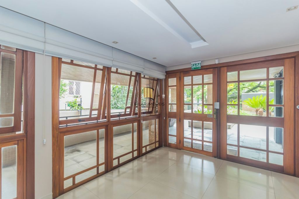 Apartamento 3 Dormitórios, 1 súite, elevador, 2 vagas no Petrópolis.