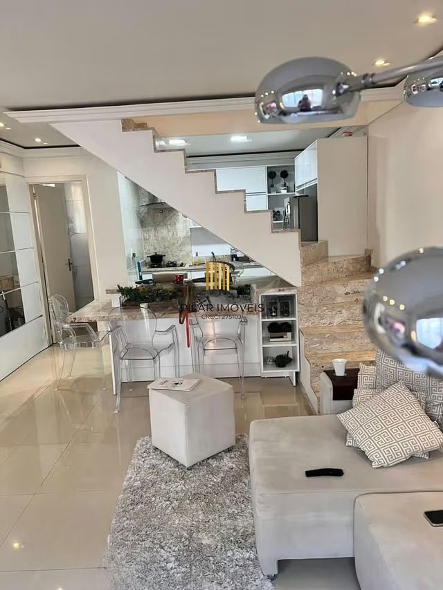 Casa em condomínio de 3 quartos no Bairro Teresópolis Porto Alegre.