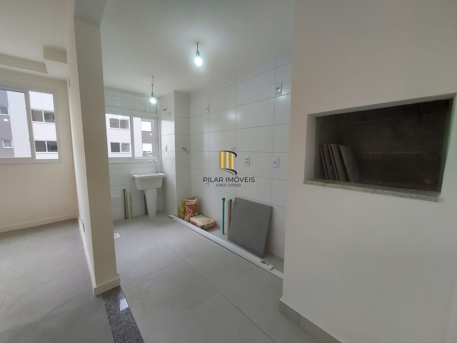 Apartamento de 2 quartos, suíte, elevador e 1vaga no bairro Jardim Sabará