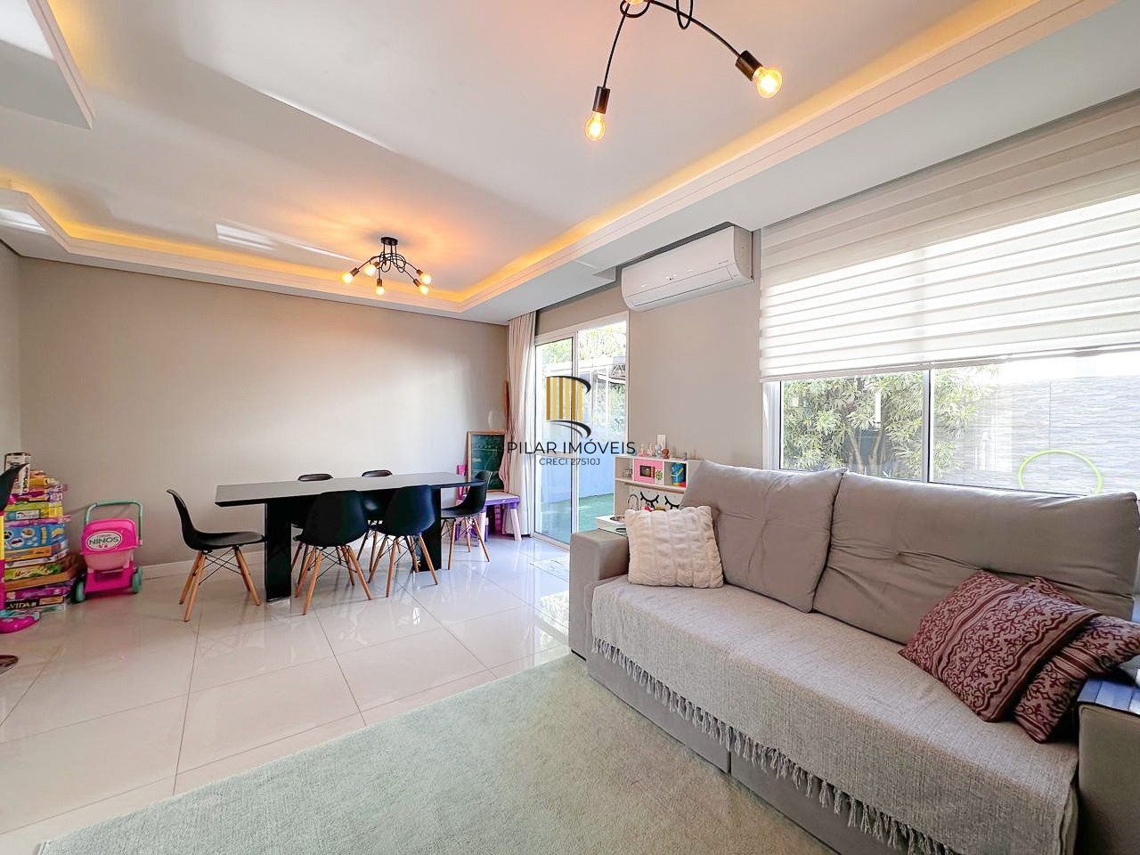 Casa em condomínio com 3 dormitórios e 3 vagas de garagem em Canoas. - Pilar Imóveis