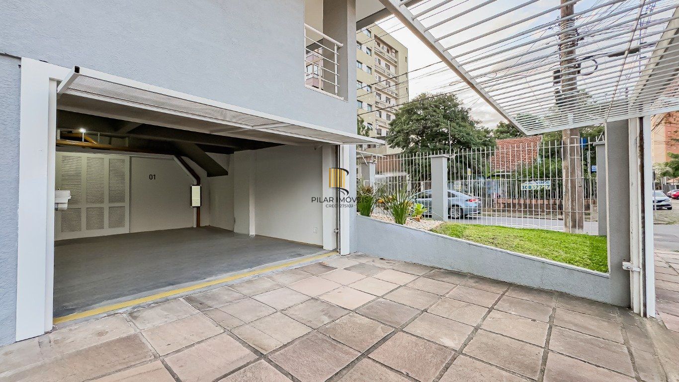 Apartamento com 3 quartos (1 suíte) e 2 vagas no Bairro Passo da Areia.