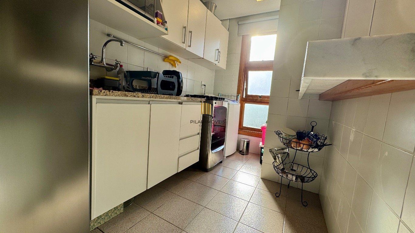 Apartamento de 1 quarto, sacada, 1 vaga, elevador no bairro Independência.