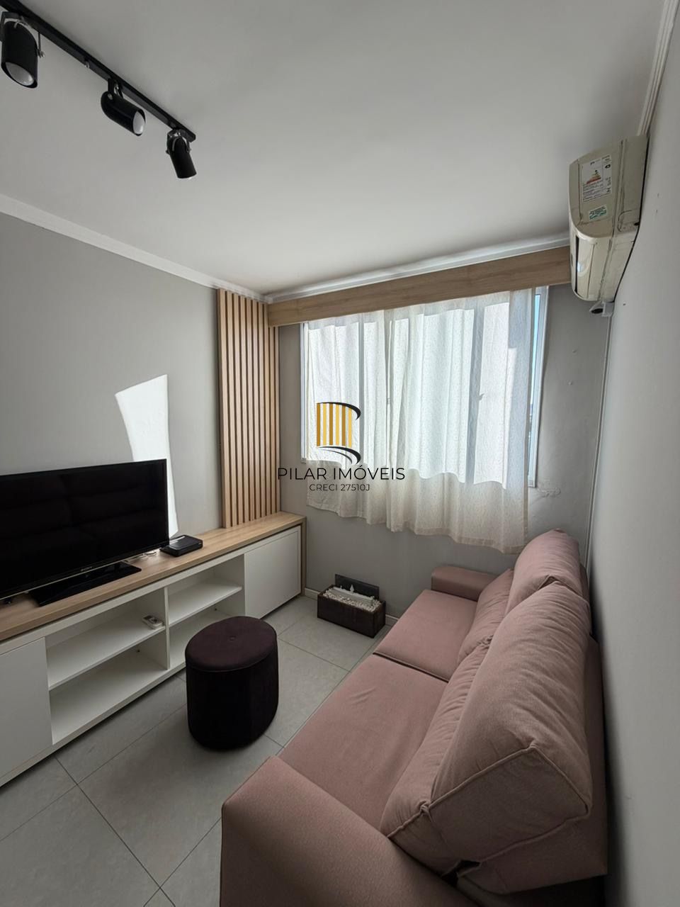 Apartamento com 2 quartos e 1 vaga de garagem no Bairro Sarandí