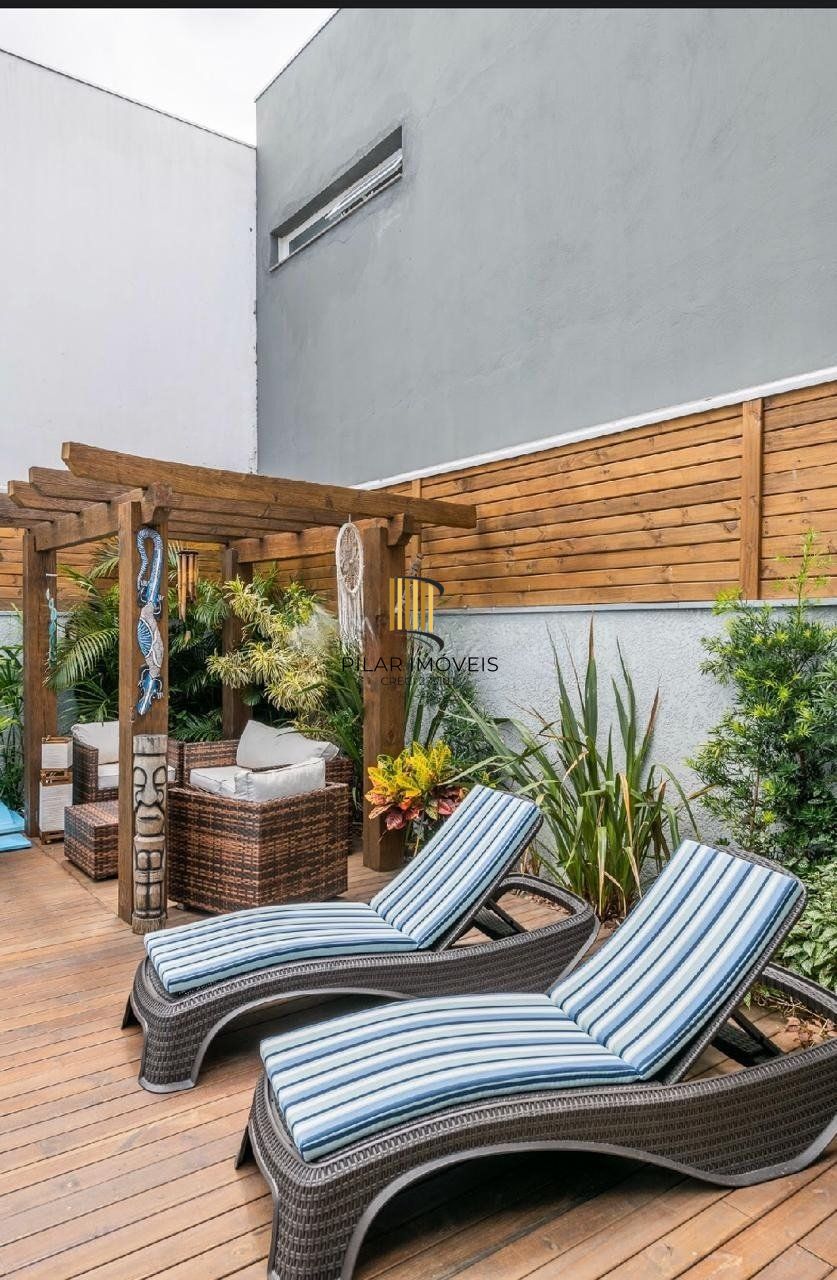 Casa com 3 quartos e 2 vagas em condomínio fechado no Bairro Ecoville