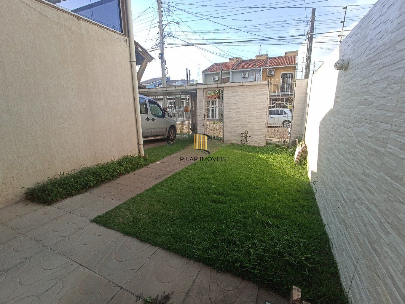 Casa de 3 dormitórios e 2 vagas de Garagem em Canoas.
