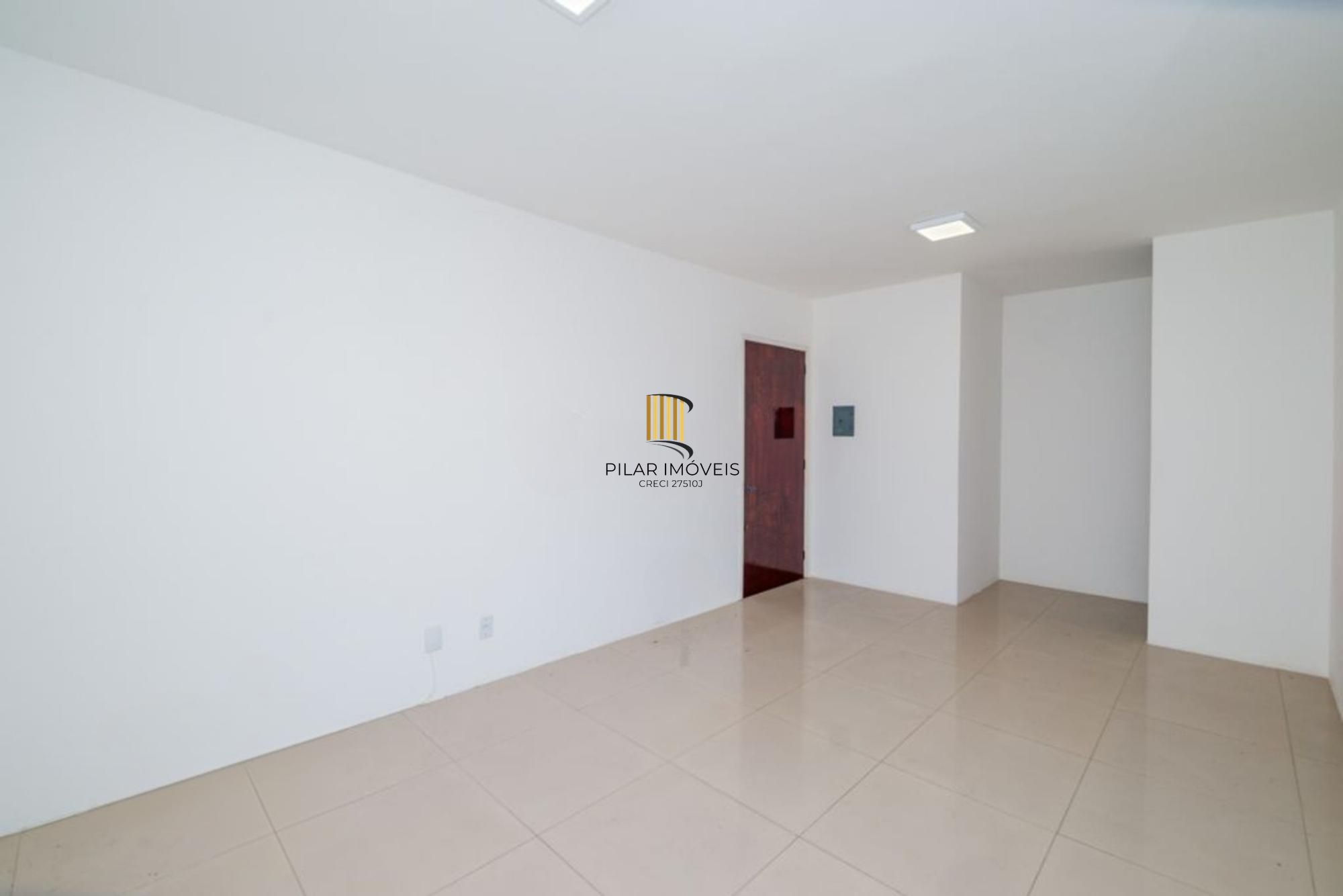 Apartamento com 2 quartos, 2 banheiros e 1 vaga no bairro Azenha.