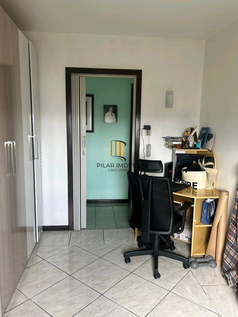 Apartamento de 2 dormitórios no bairro Humaitá
