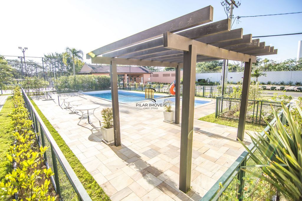 Apartamento com 2 dormitórios e 1 vaga de garagem no Bairro Humaitá