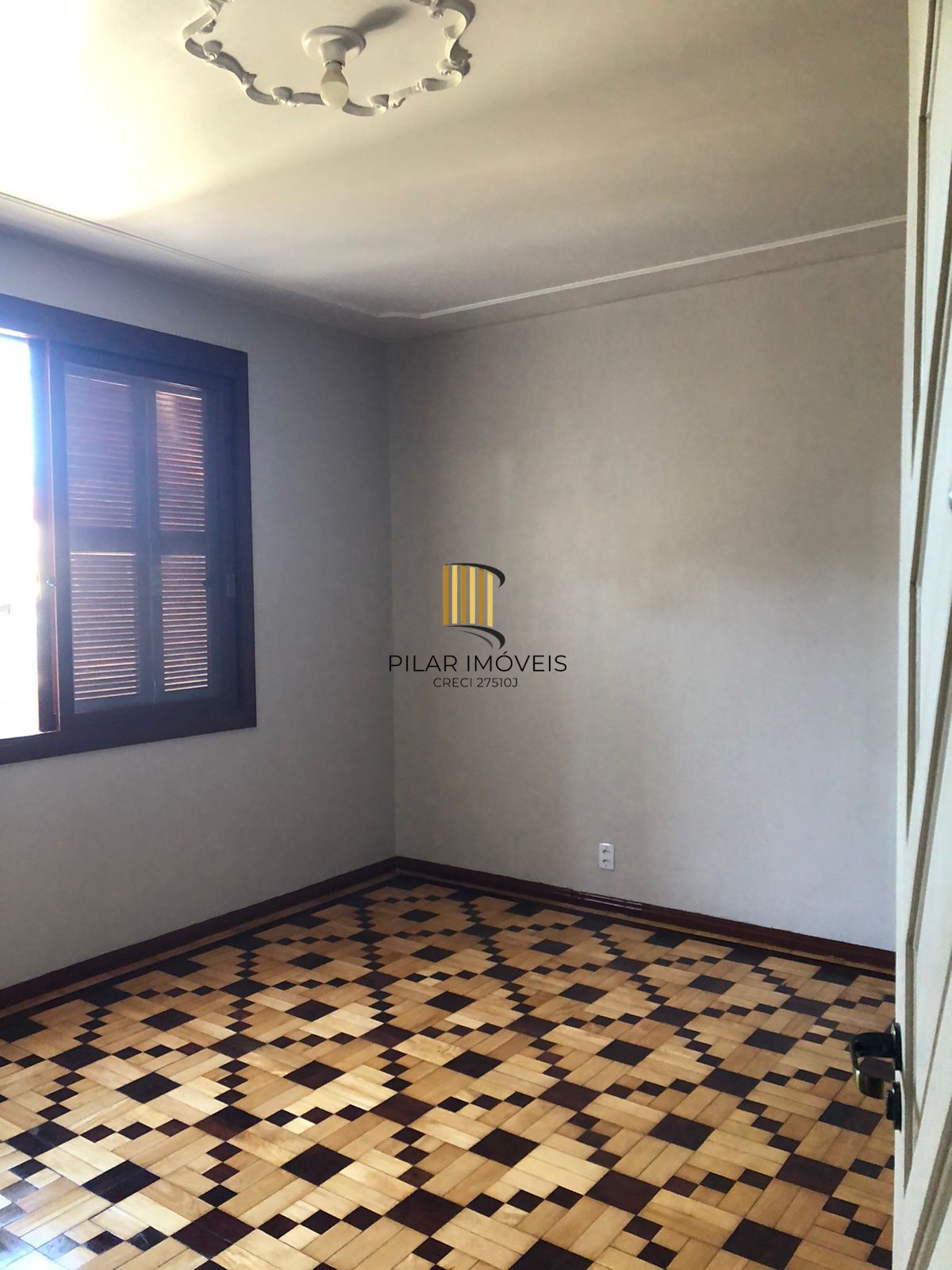 Apartamento 2 Dormitórios Reformado no São João – Av. Pátria