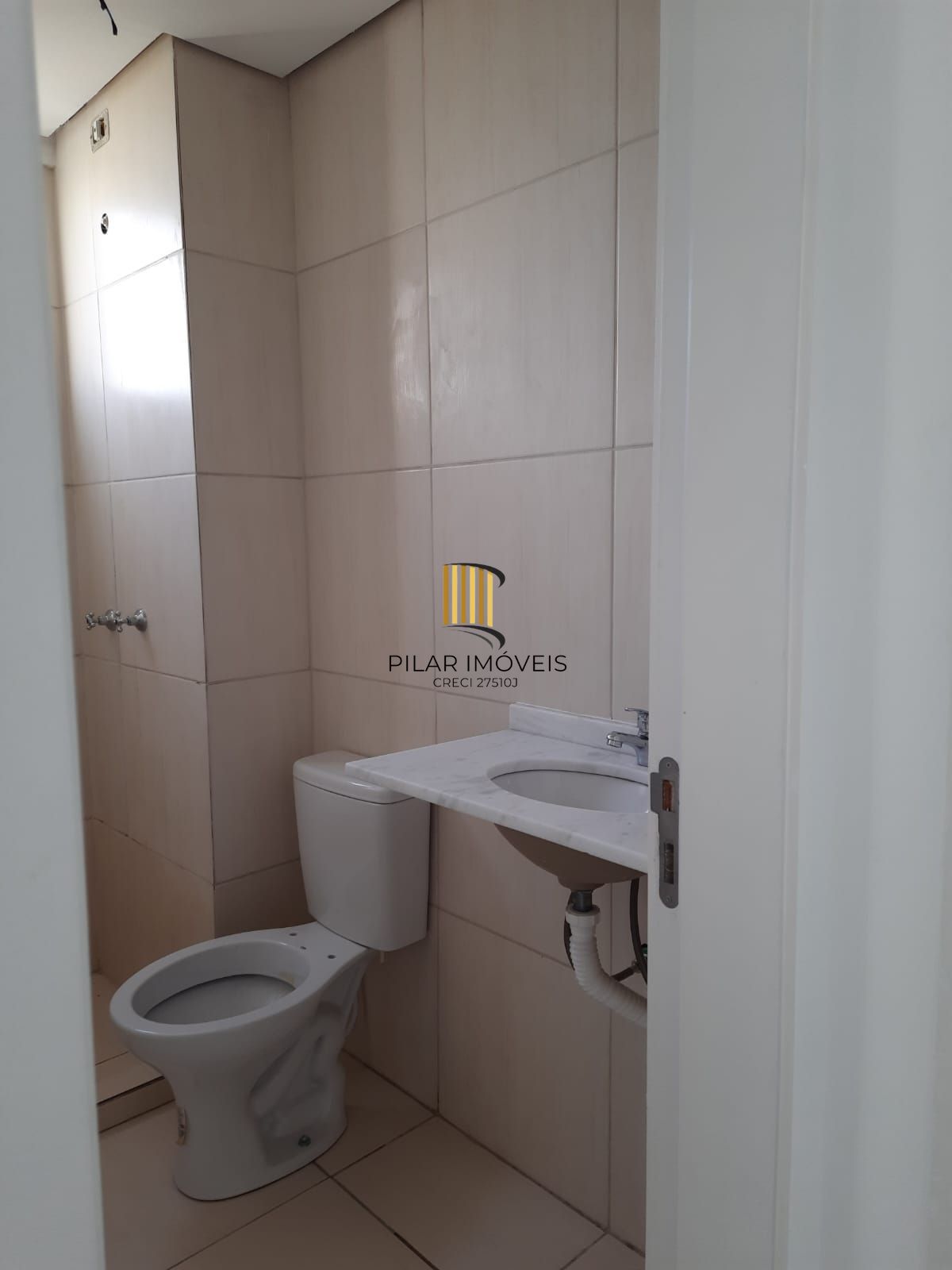 Apartamento a venda com 42 no Bairro cavalhada
