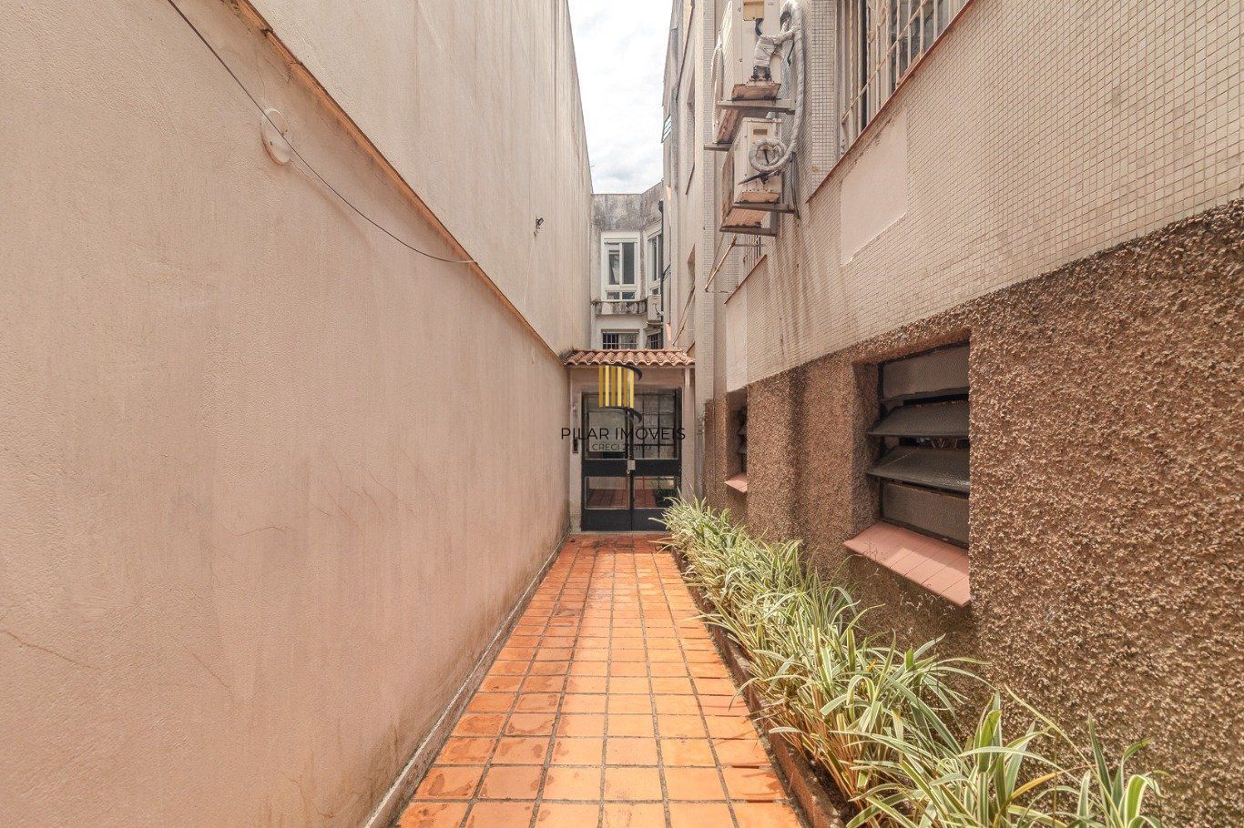 Apartamento de 3 dormitórios, 2 vagas no bairro Moinhos de Vento.