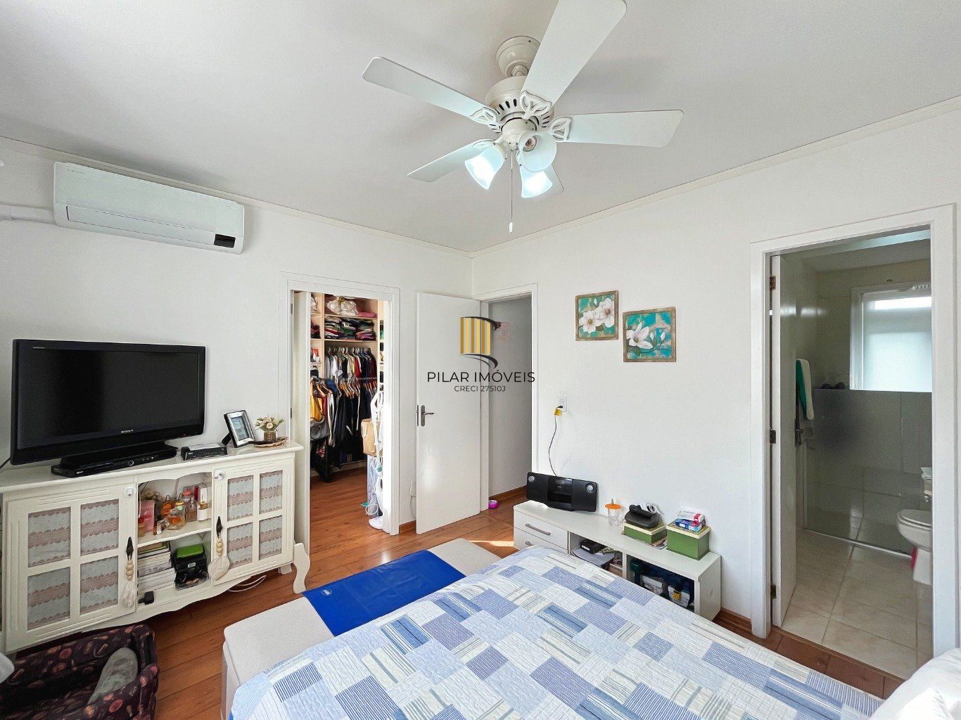 Casa com 3 quartos e 2 vagas em condomínio fechado no bairro Tristeza