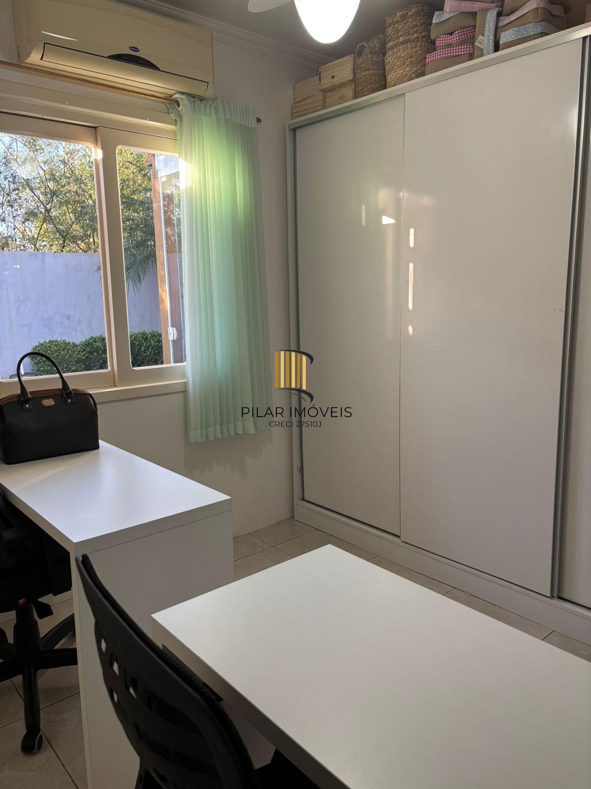 Casa com 2 quartos 2 suítes, 2 vagas e 99m² à venda em Hípica, Porto Alegre.