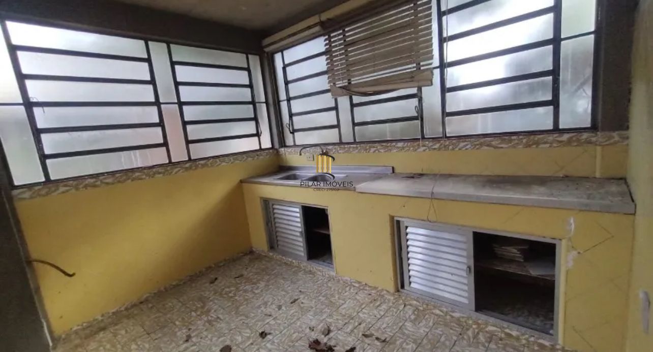 Casa com 3 Quartos e 3 banheiros à Venda, 120 m² por R$ 390.000